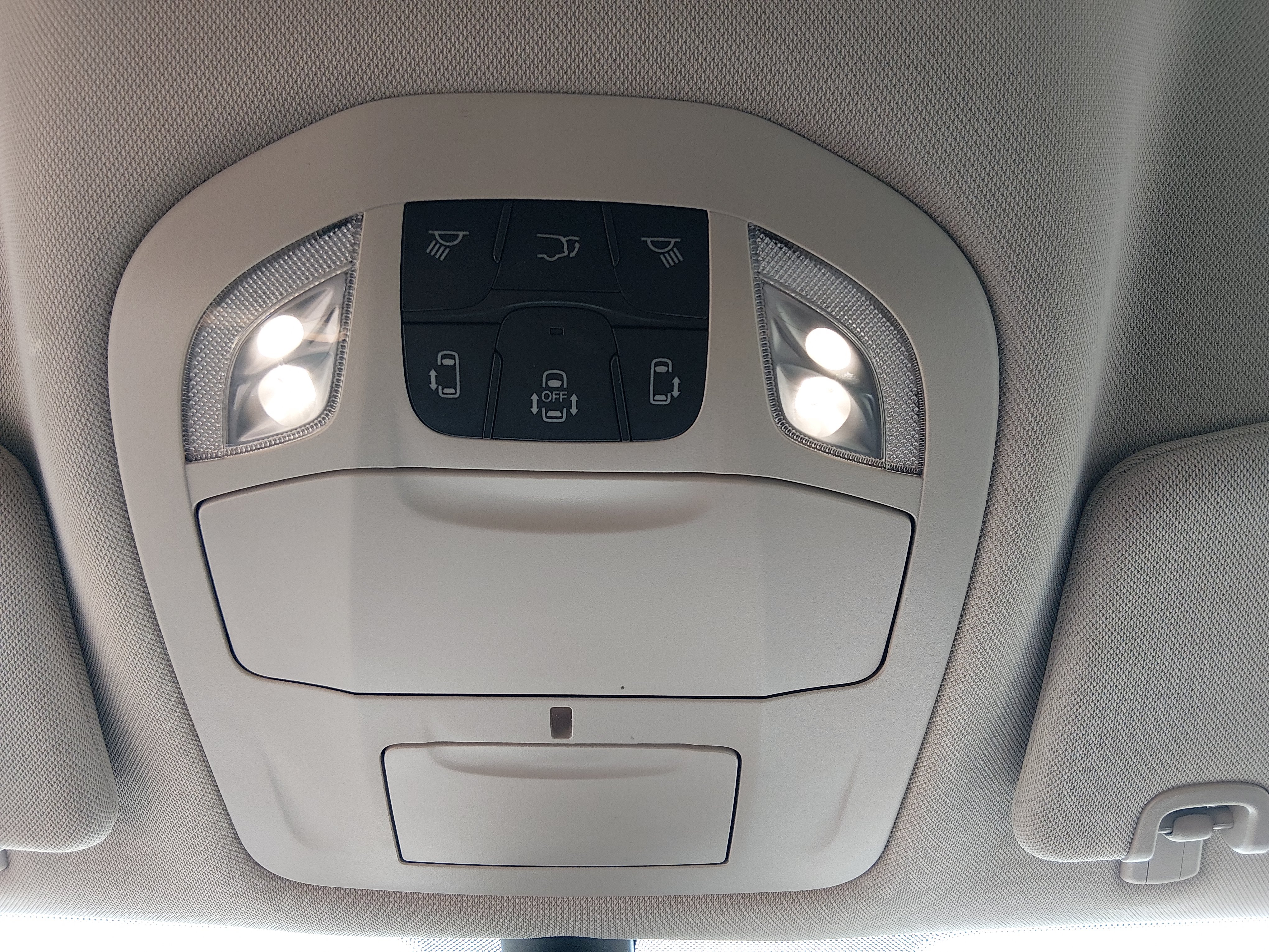 2024 Chrysler Voyager LX - Photo 20