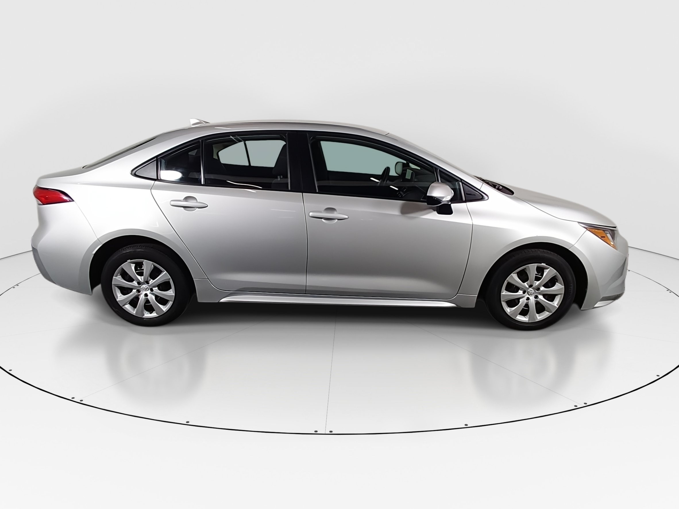 2024 Toyota Corolla LE - Photo 8