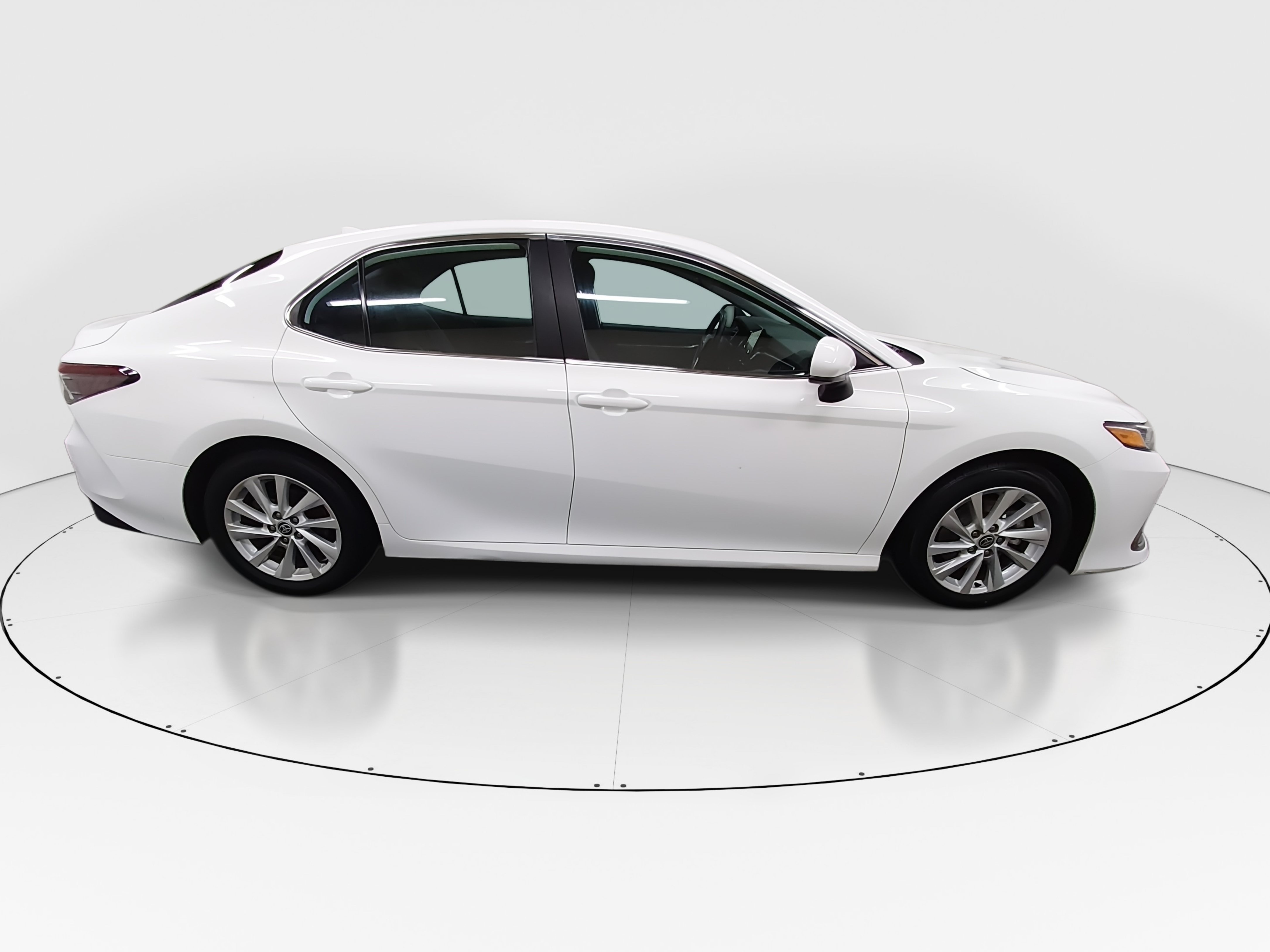 2024 Toyota Camry LE - Photo 8