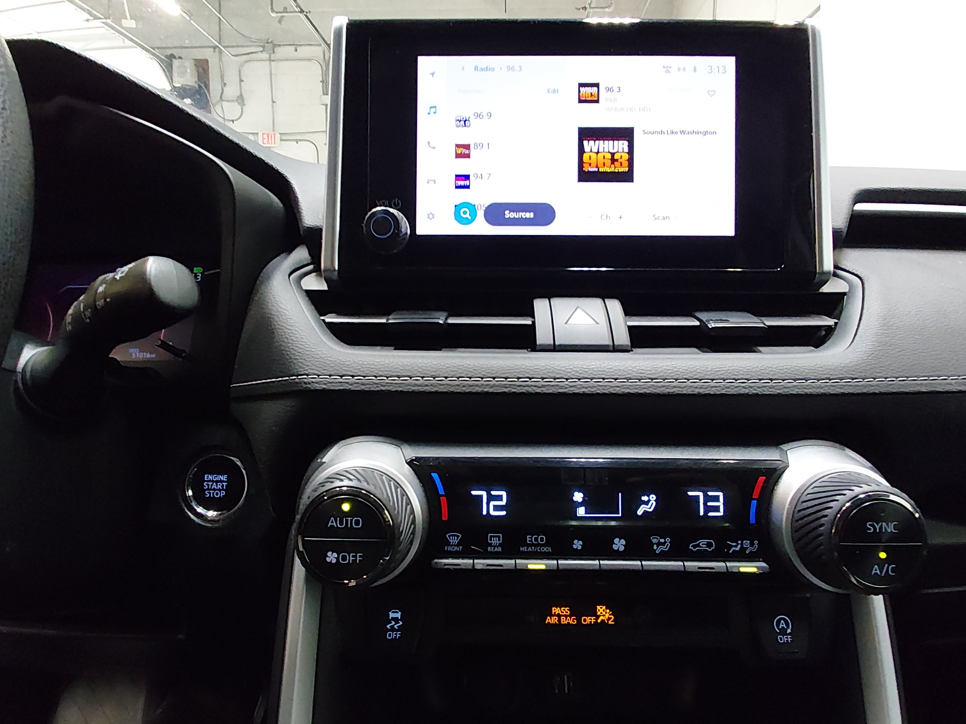2023 Toyota RAV4 XLE - Photo 18