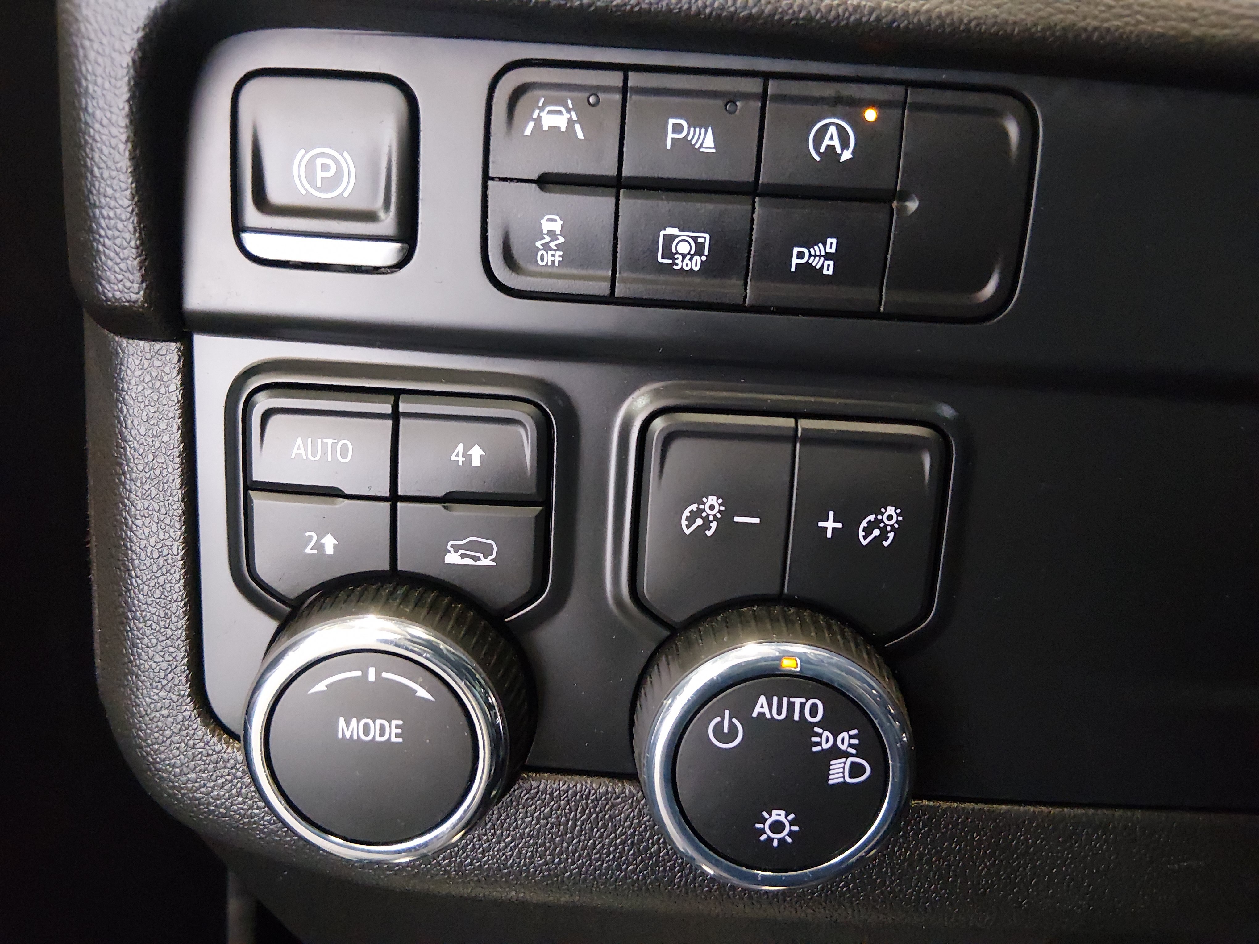 2025 Chevrolet Tahoe LT - Photo 13