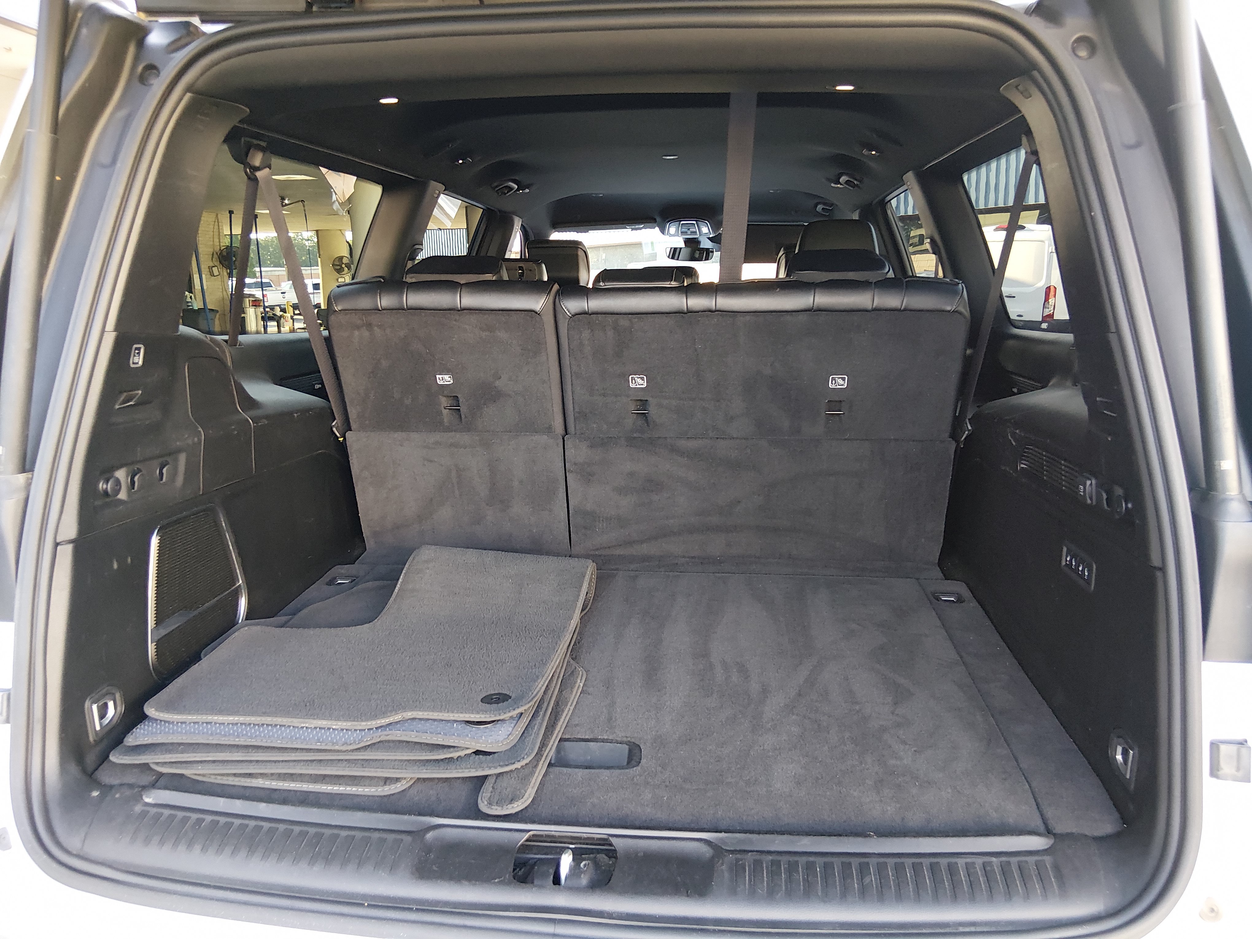 2024 Jeep Wagoneer L Series II - Photo 11