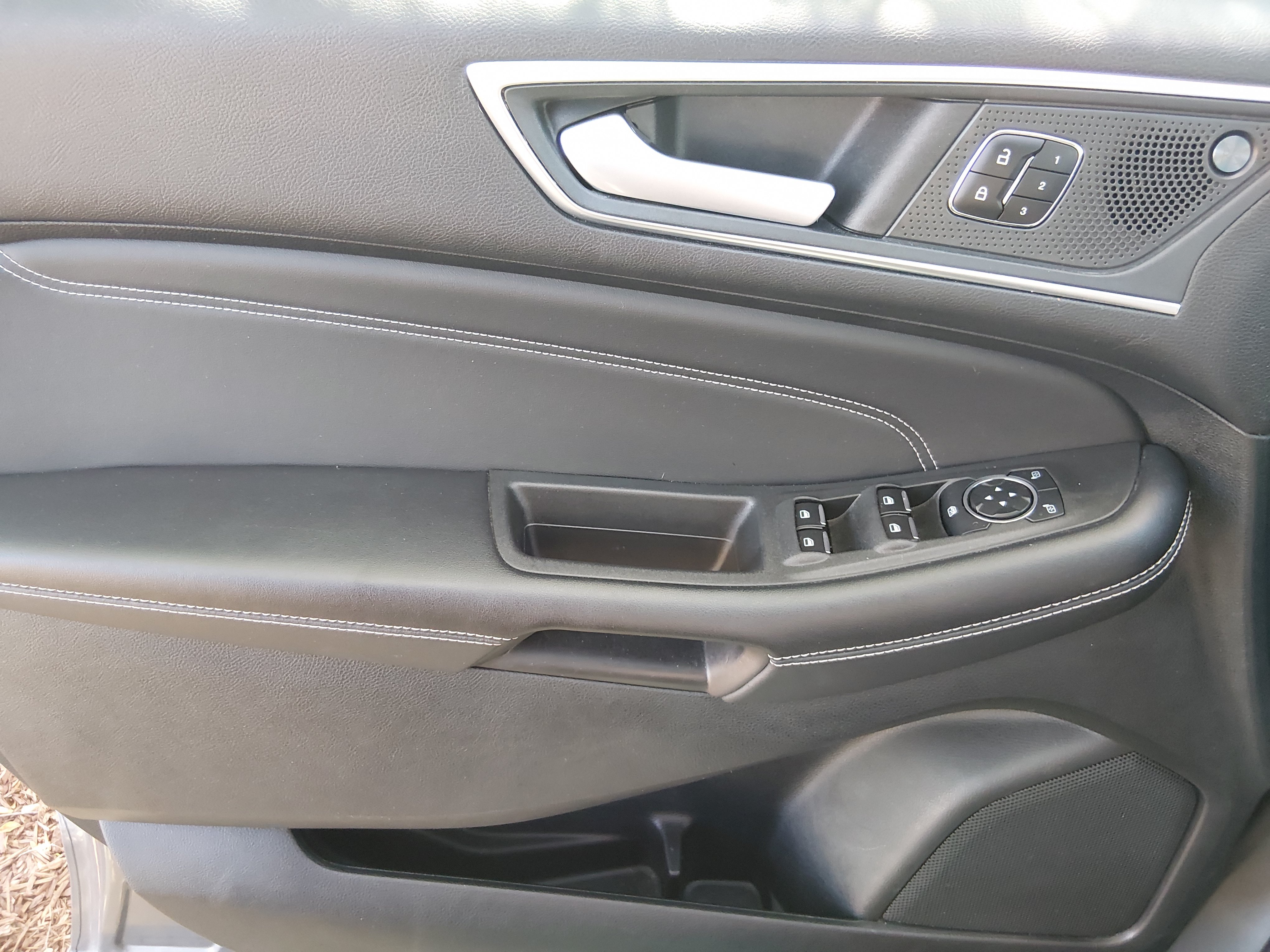 2024 Ford Edge Titanium - Photo 19
