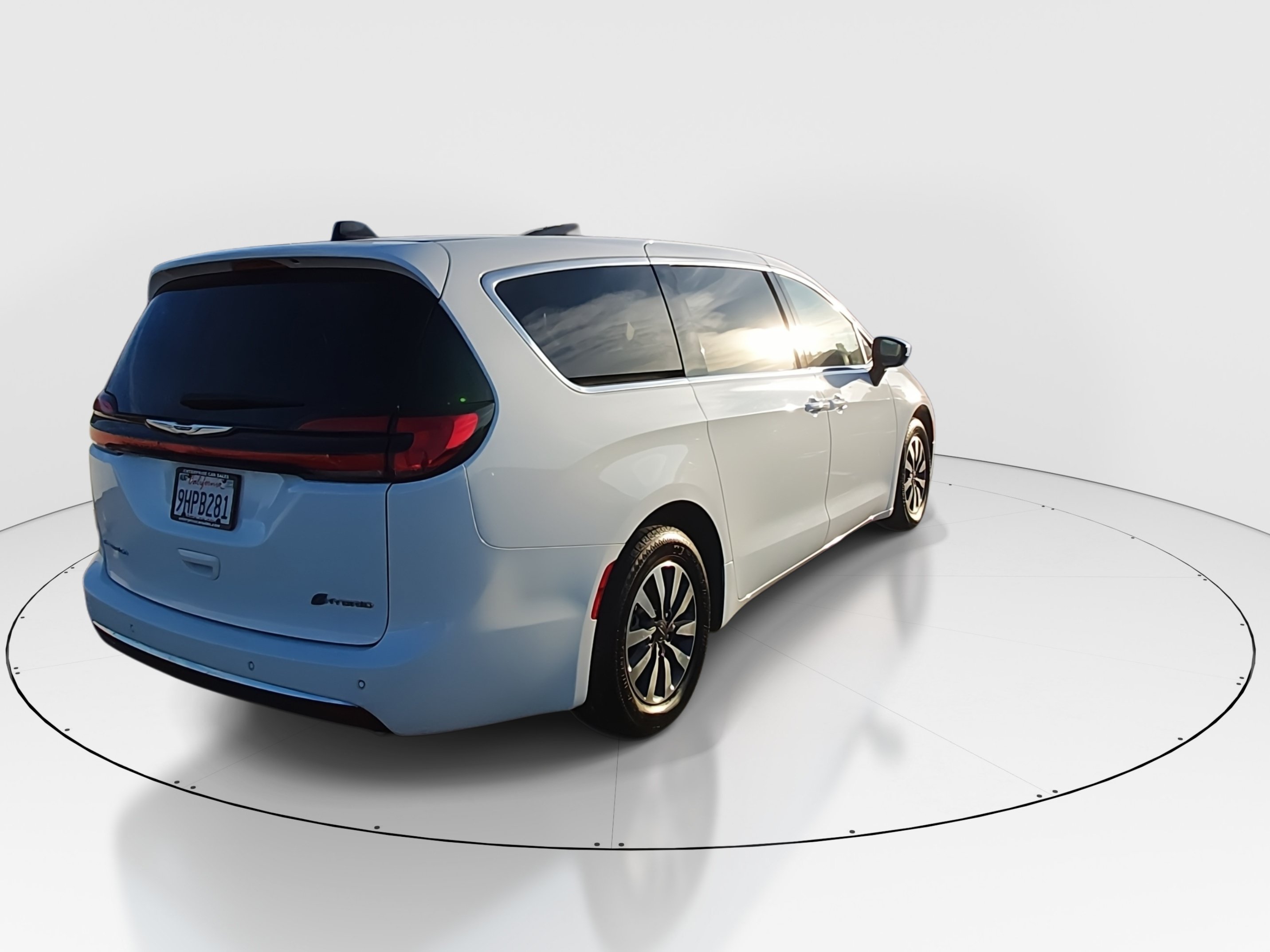 2023 Chrysler Pacifica Hybrid Touring L - Photo 7