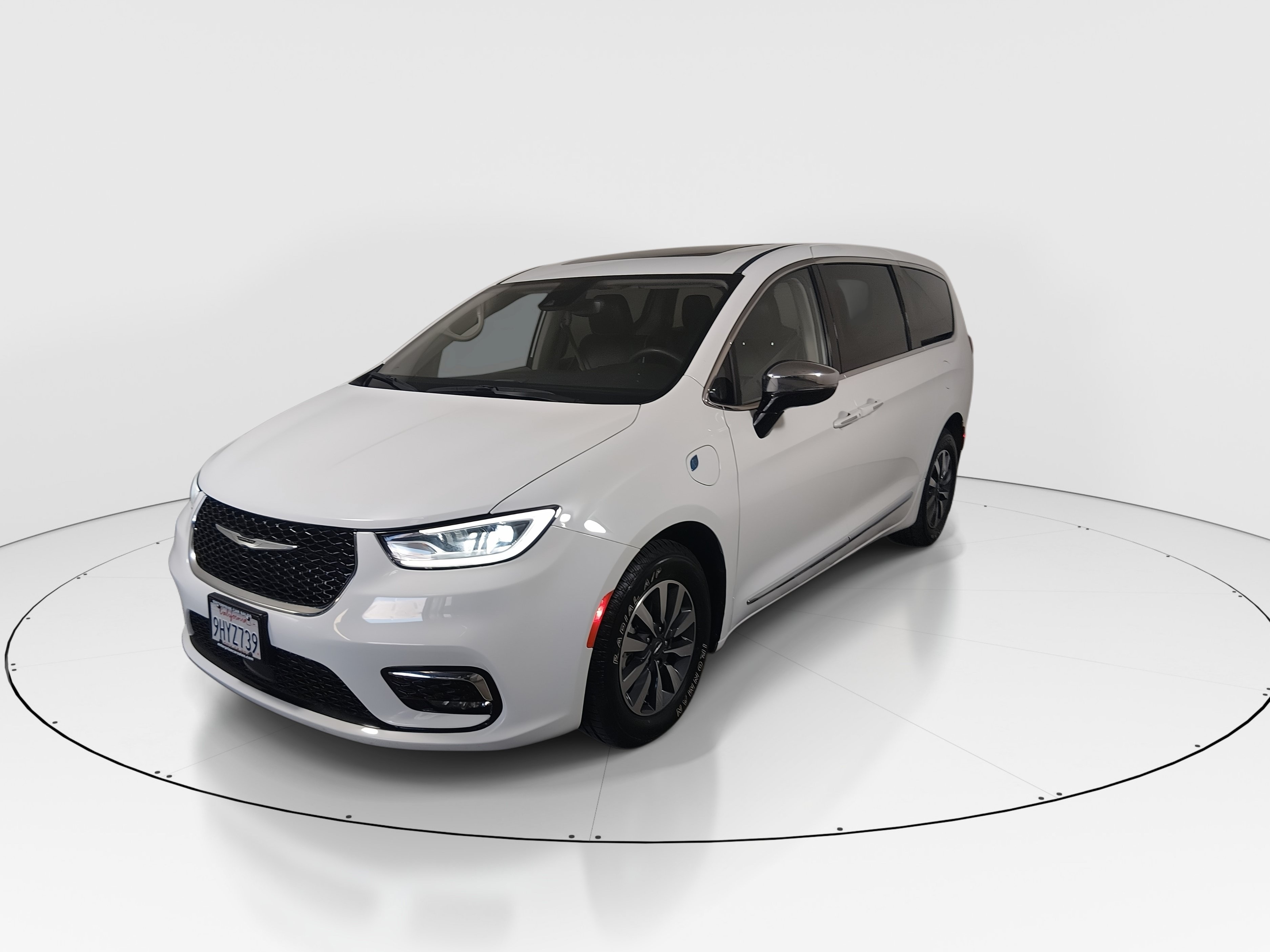 2023 Chrysler Pacifica Hybrid Limited - Photo 3