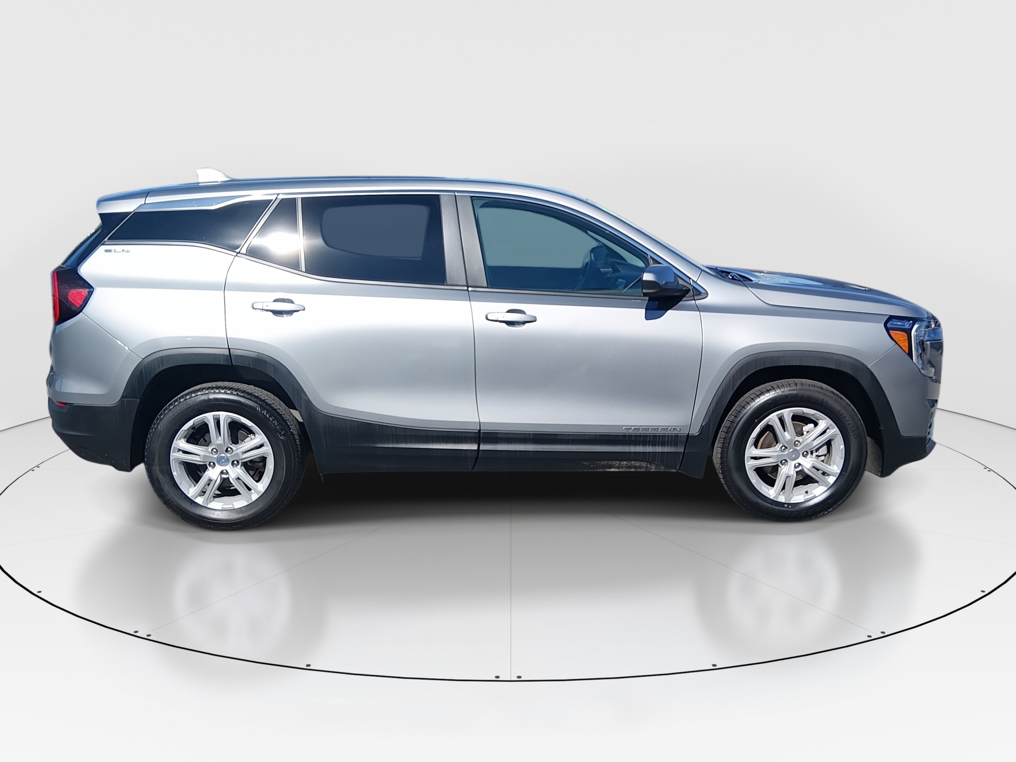 2024 GMC Terrain SLE - Photo 8