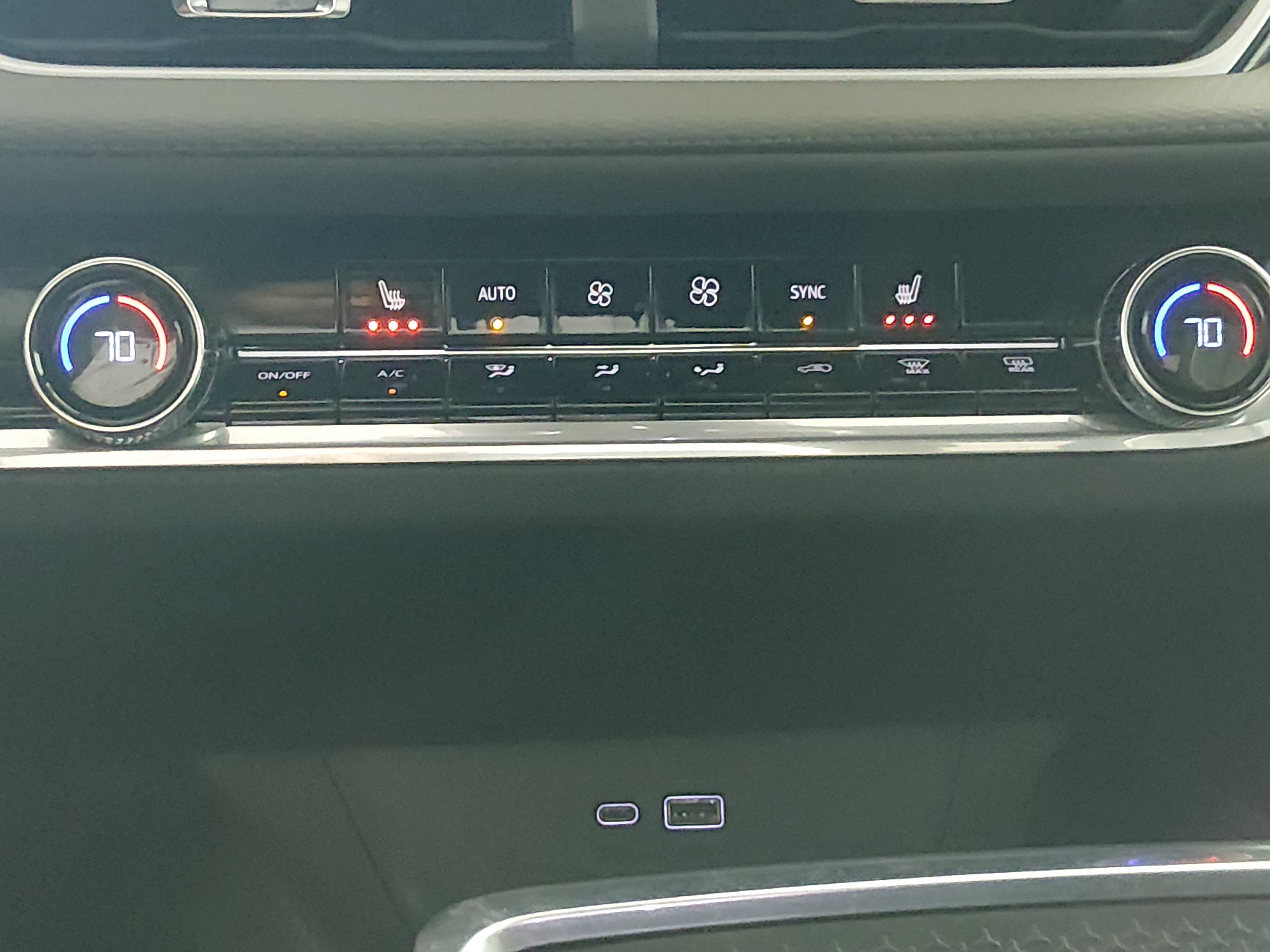 2025 Chevrolet Equinox LT - Photo 18