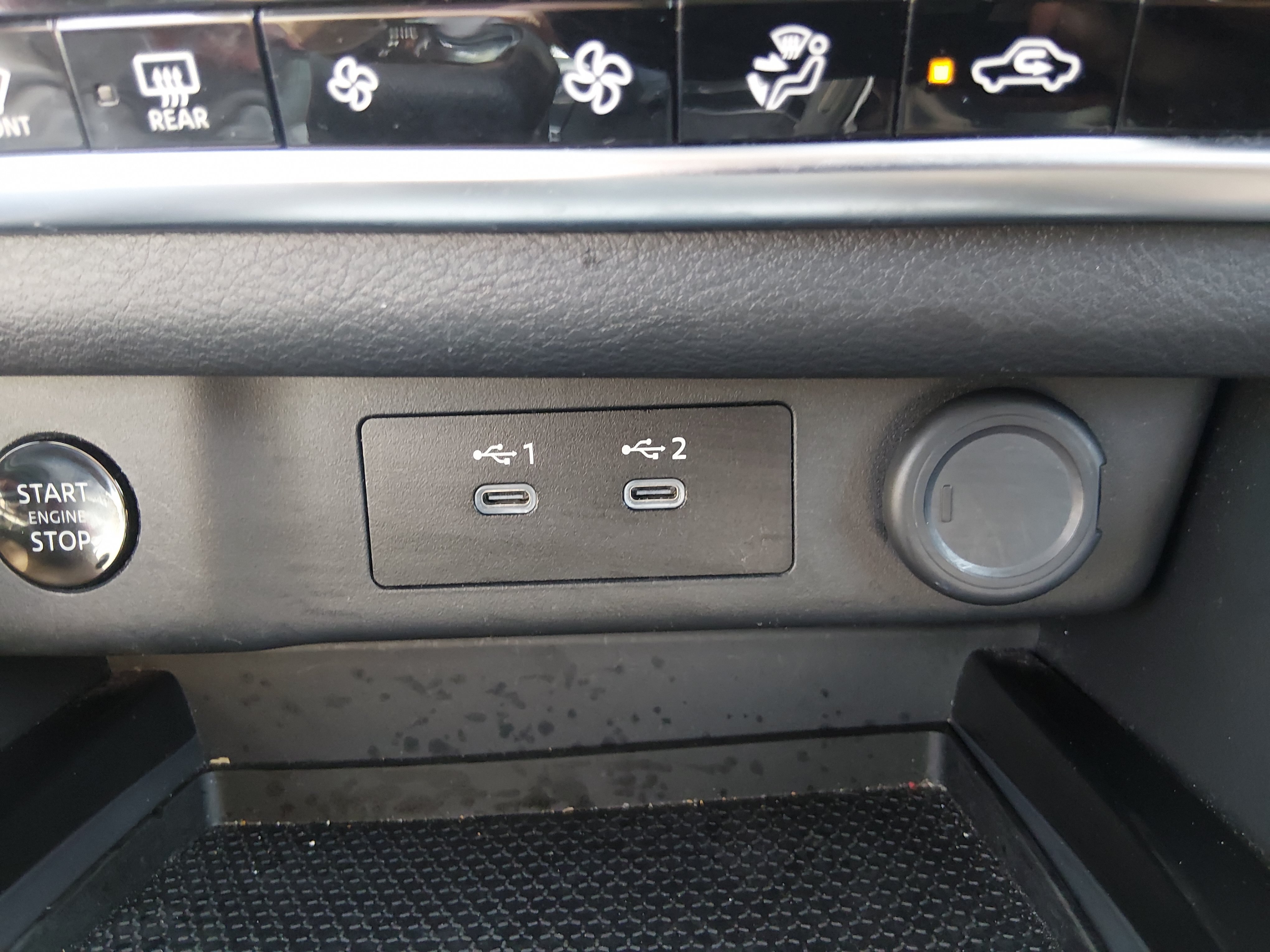 2025 Nissan Rogue SV - Photo 18