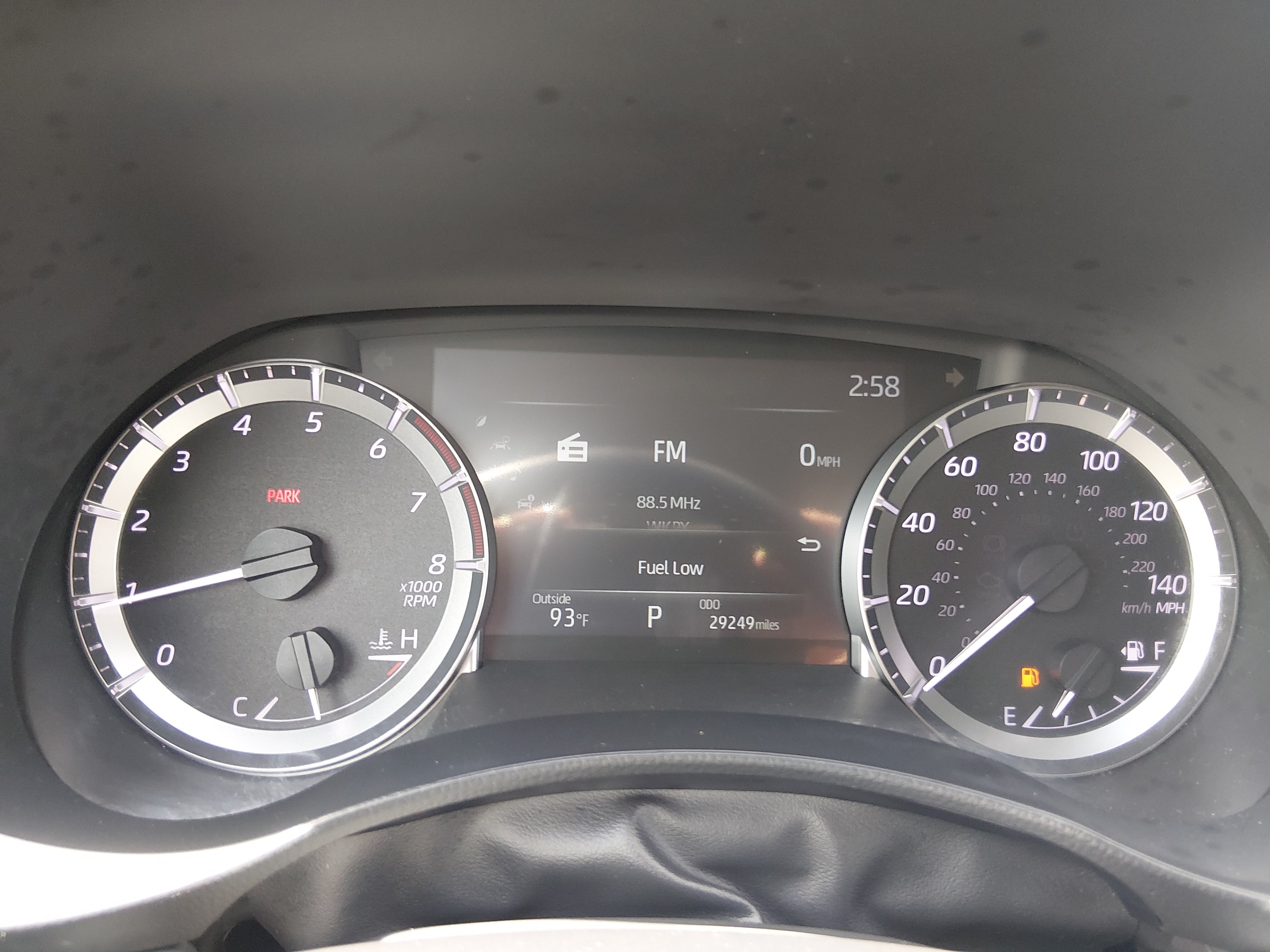 2025 Toyota Highlander LE - Photo 14
