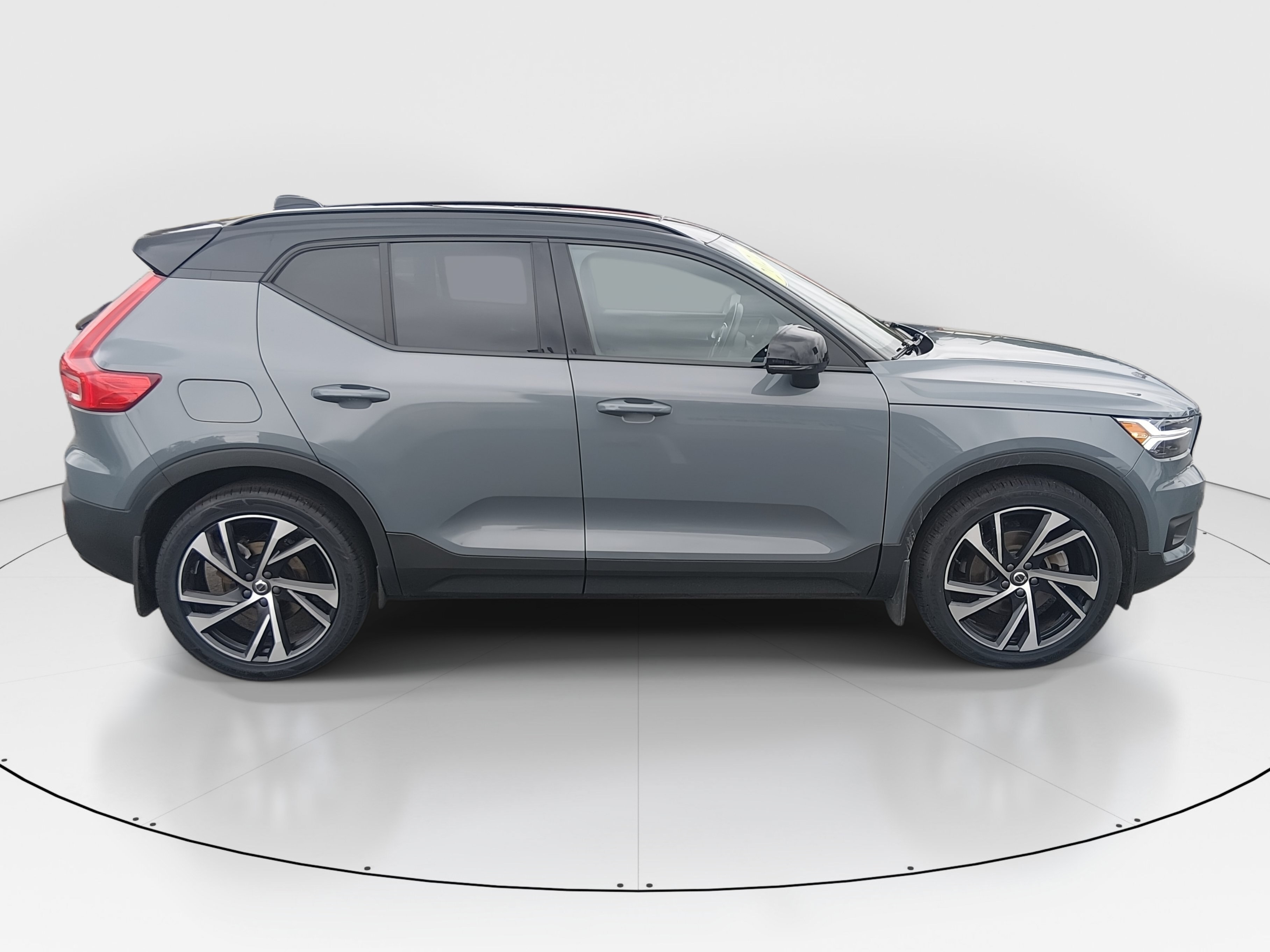 2021 Volvo XC40 R-Design - Photo 8