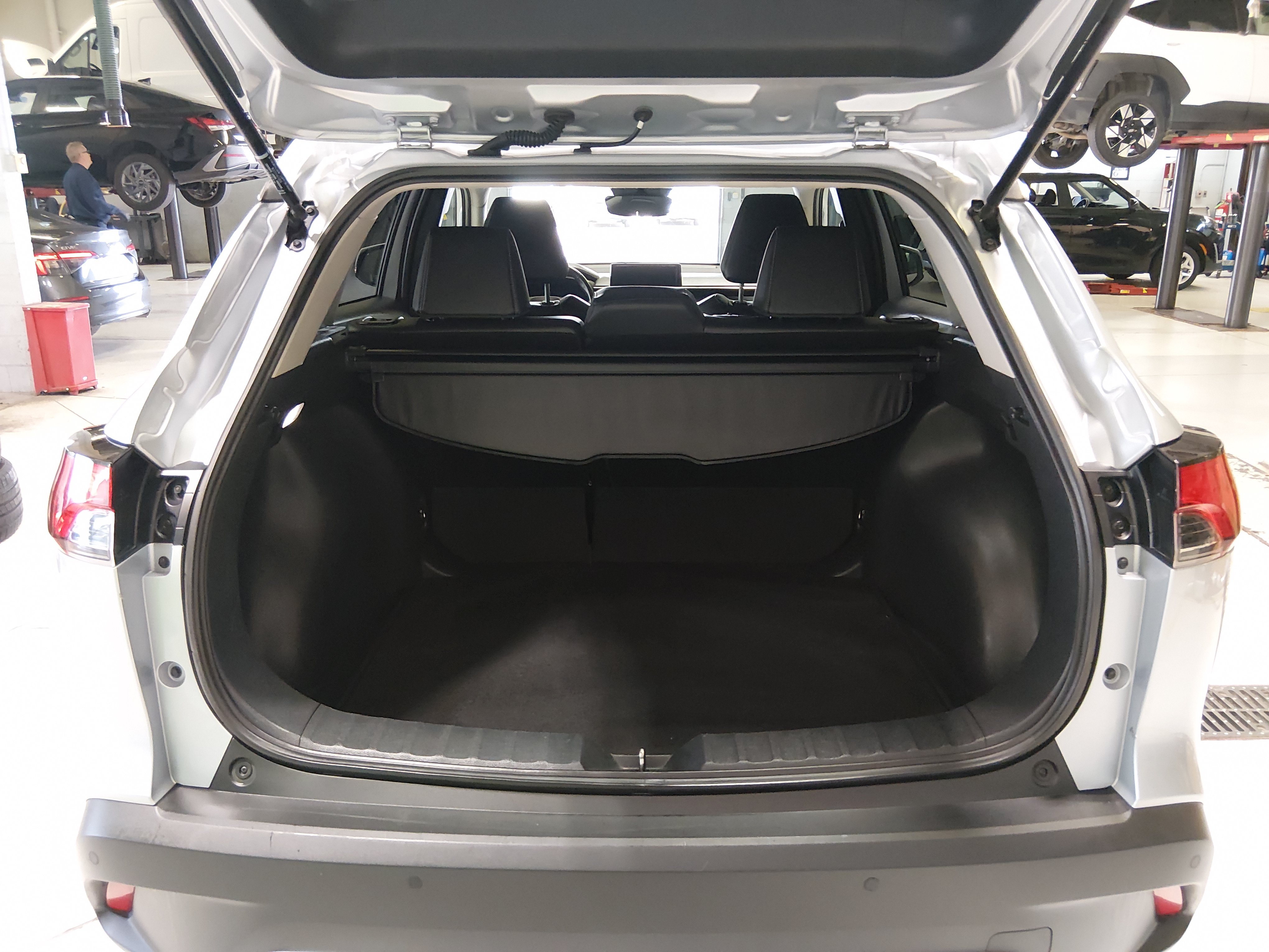 2024 Toyota Corolla Cross XLE - Photo 11