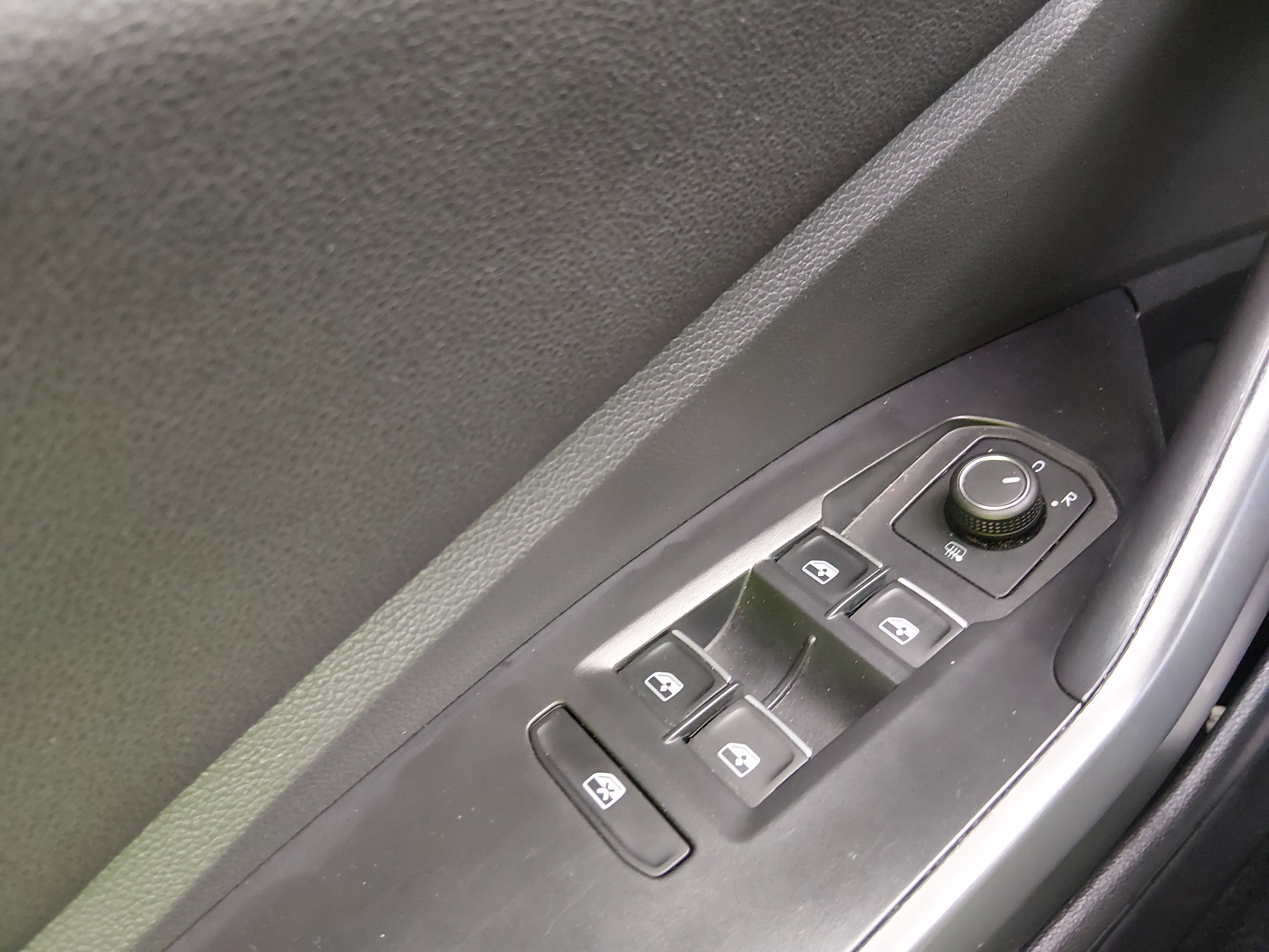 2024 Volkswagen Jetta SE - Photo 18