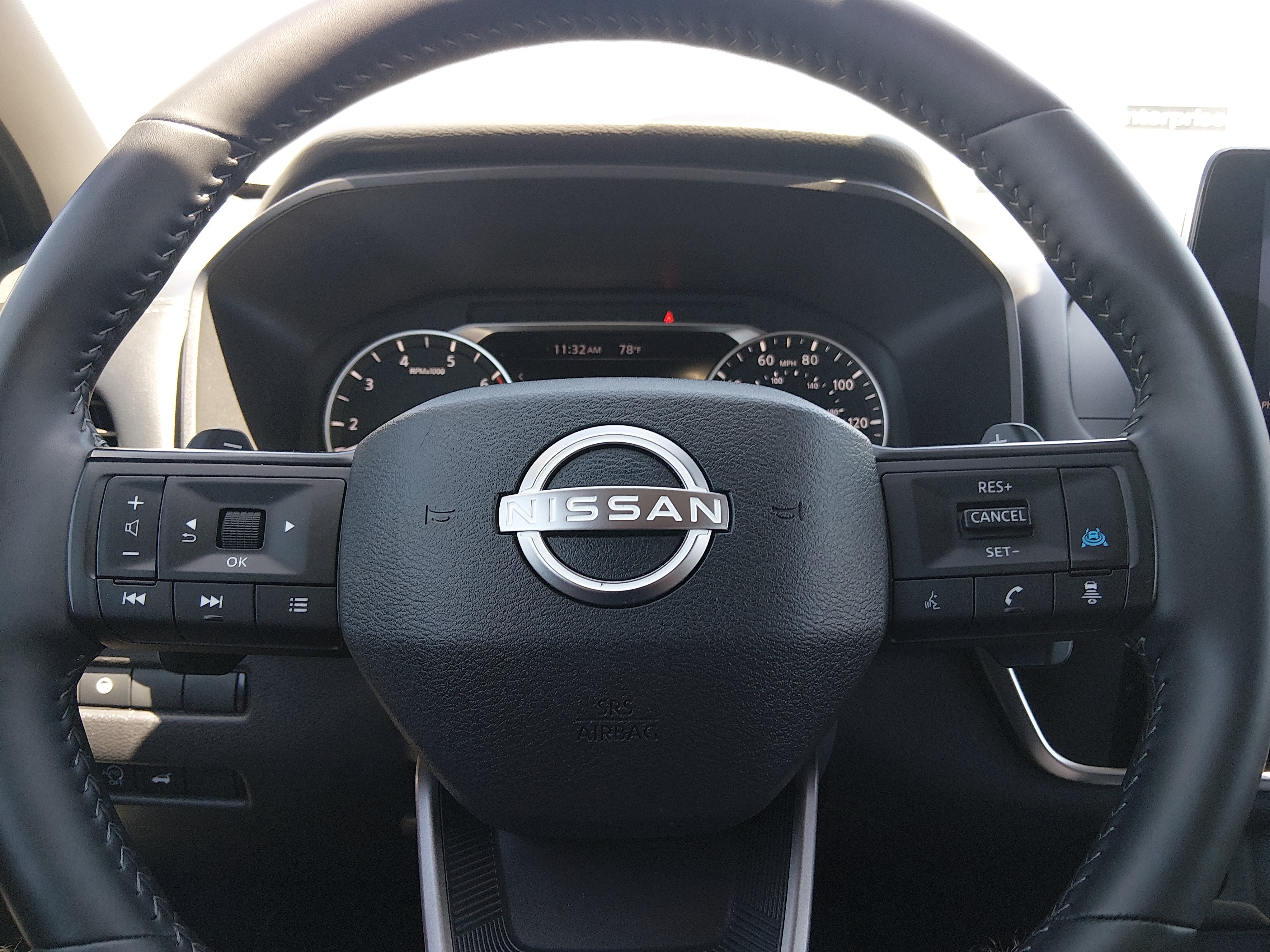 2025 Nissan Rogue SV - Photo 12