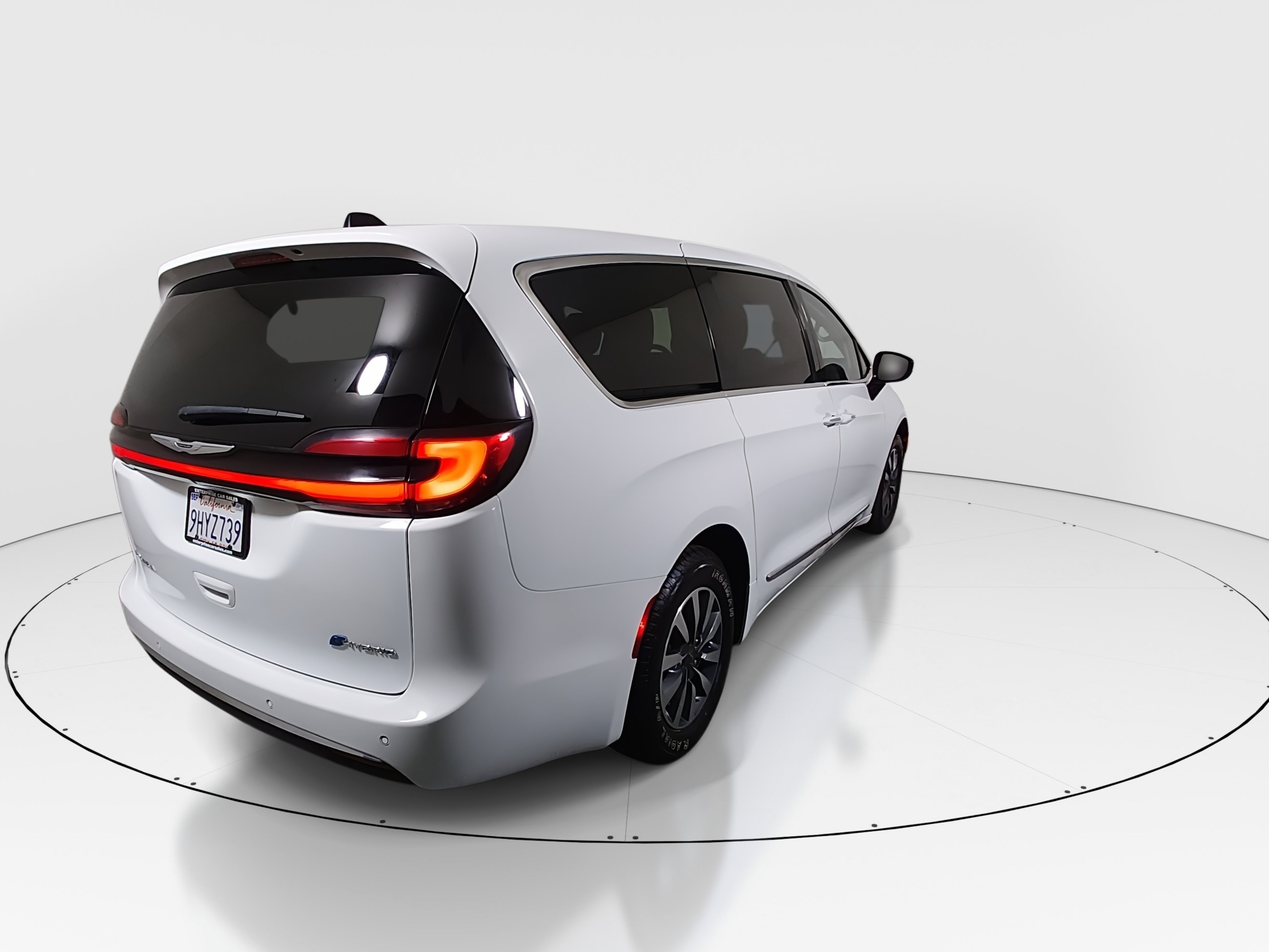 2023 Chrysler Pacifica Hybrid Limited - Photo 7