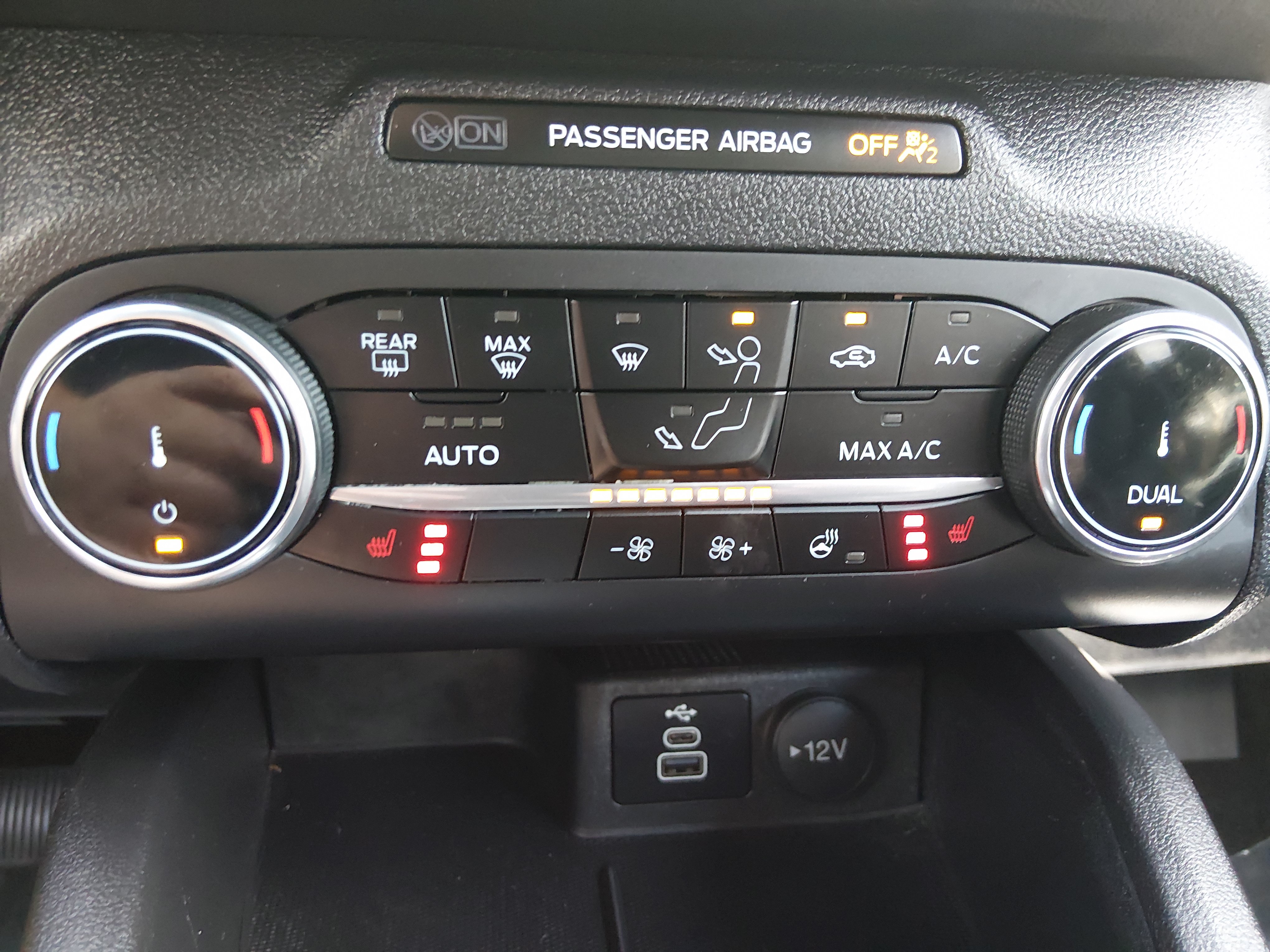 2025 Ford Escape ST-Line Select - Photo 17