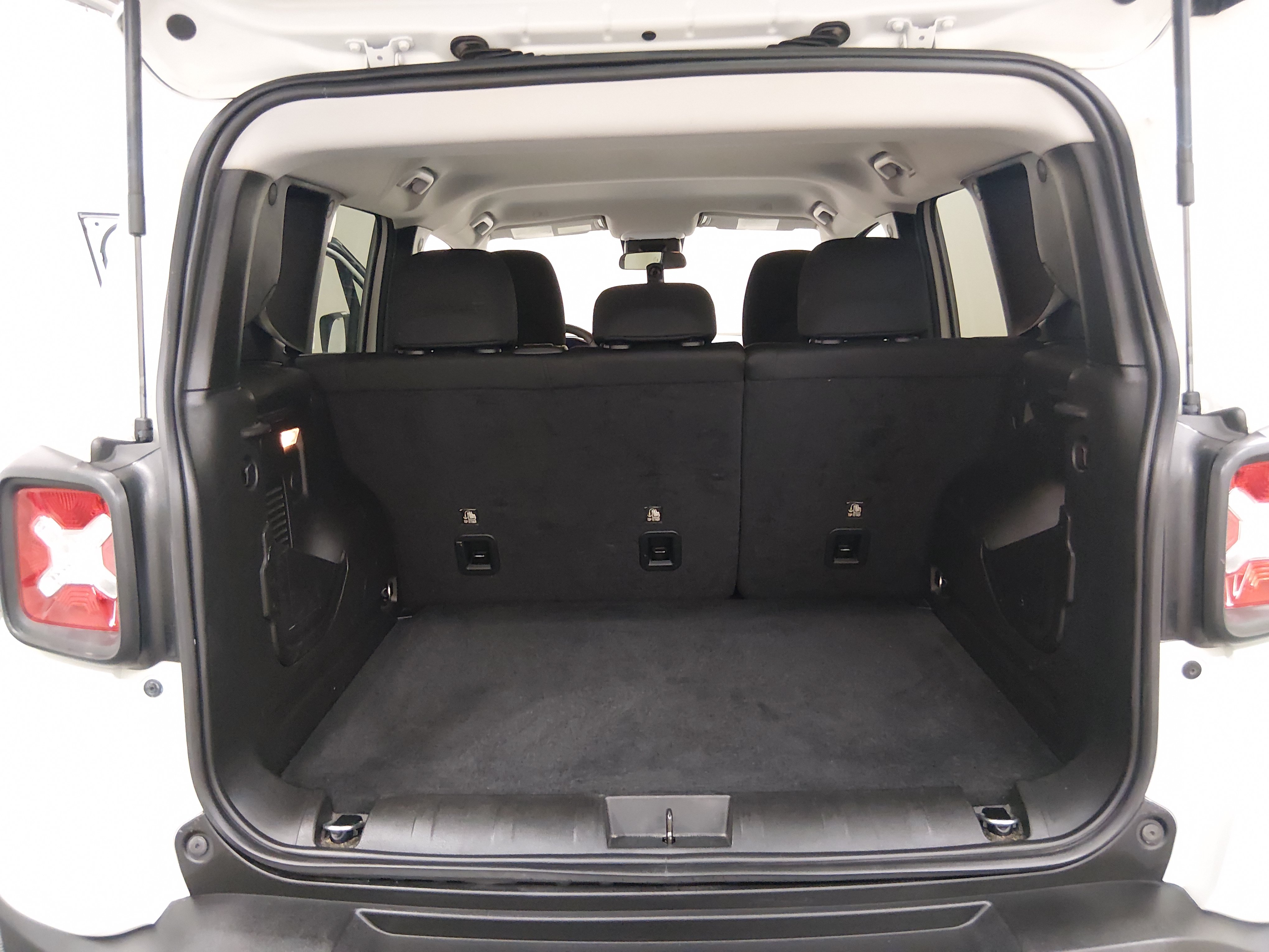 2023 Jeep Renegade Latitude - Photo 11