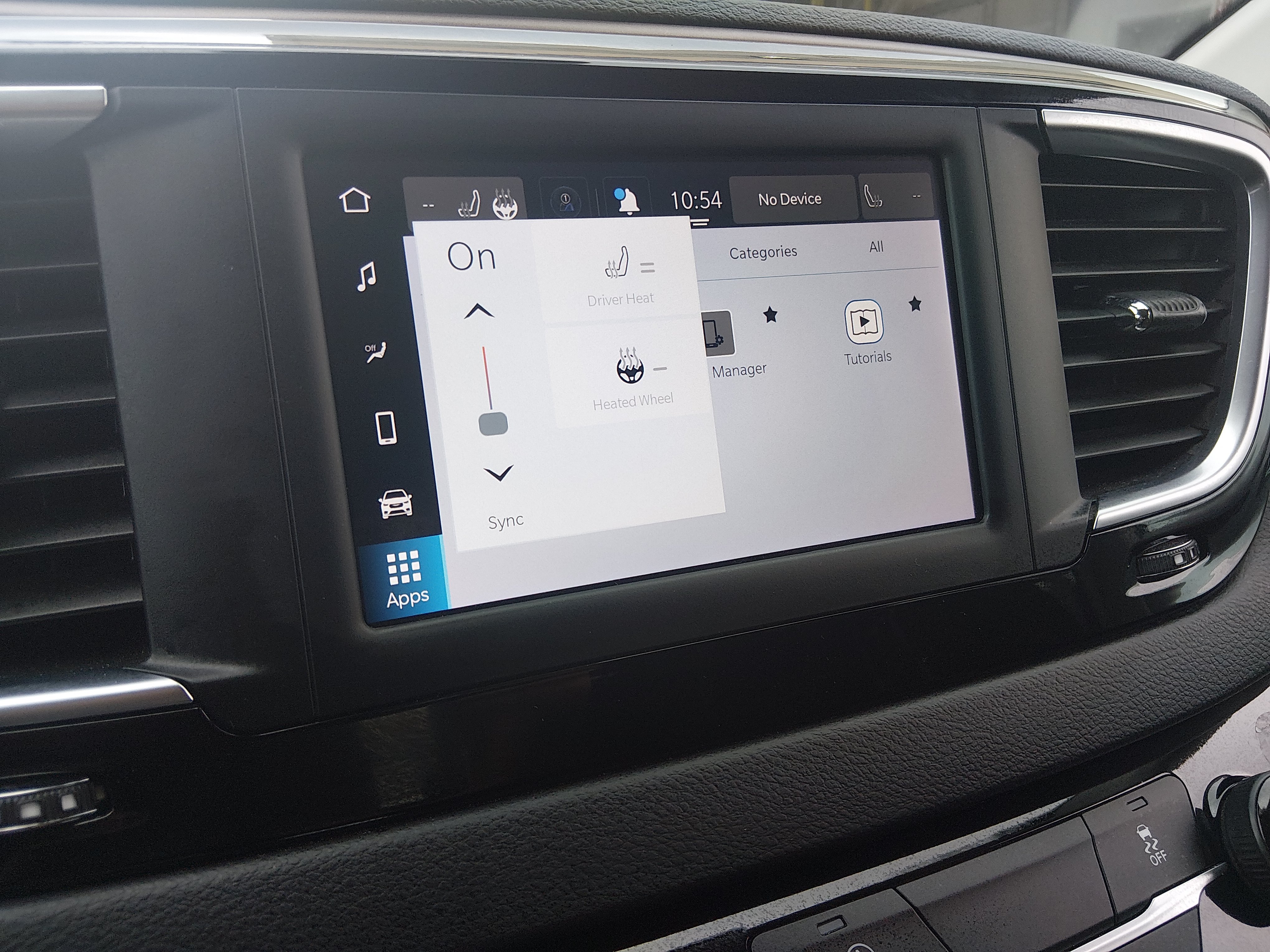 2023 Chrysler Voyager LX - Photo 18