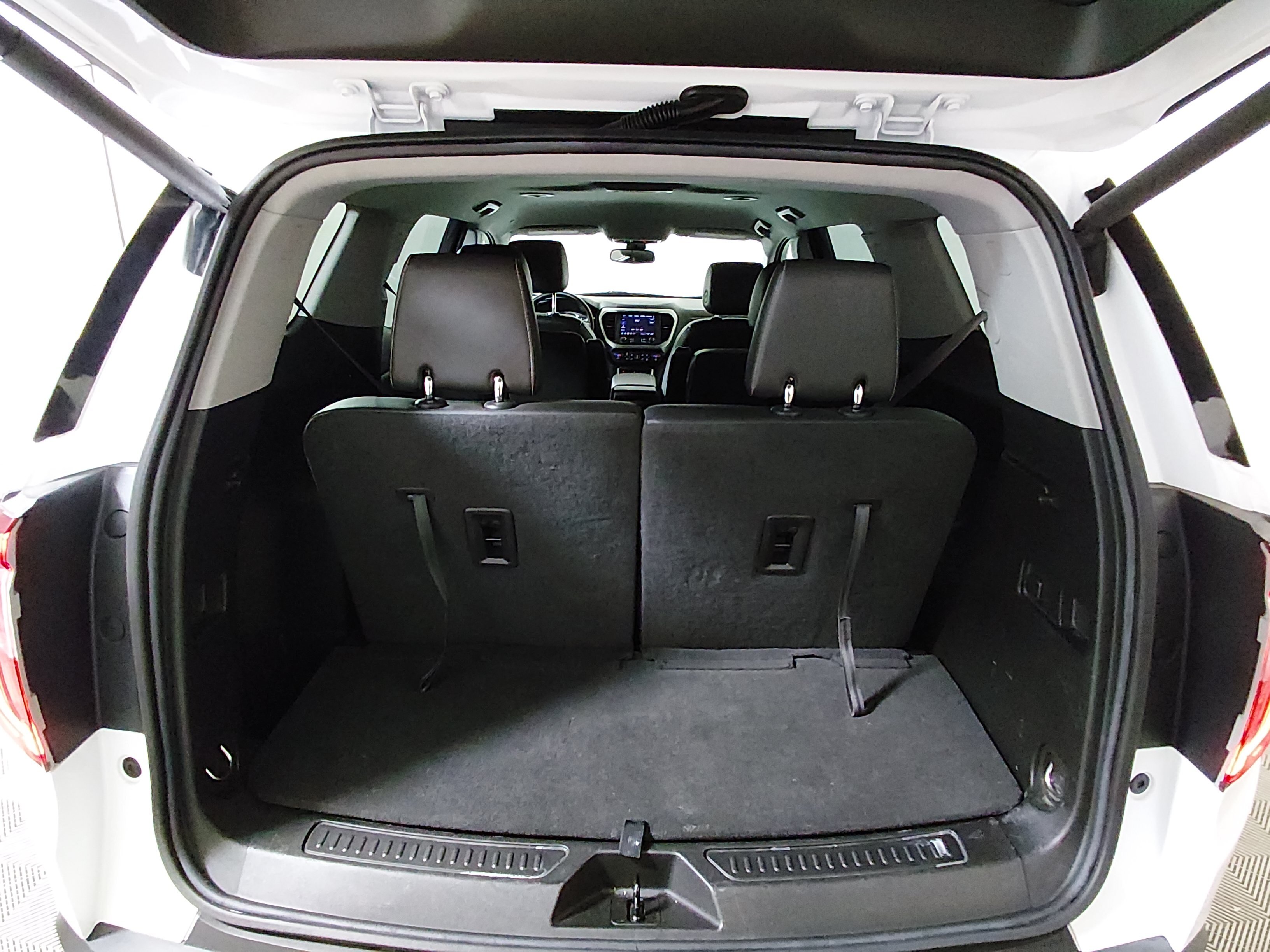 2023 GMC Acadia SLT - Photo 11