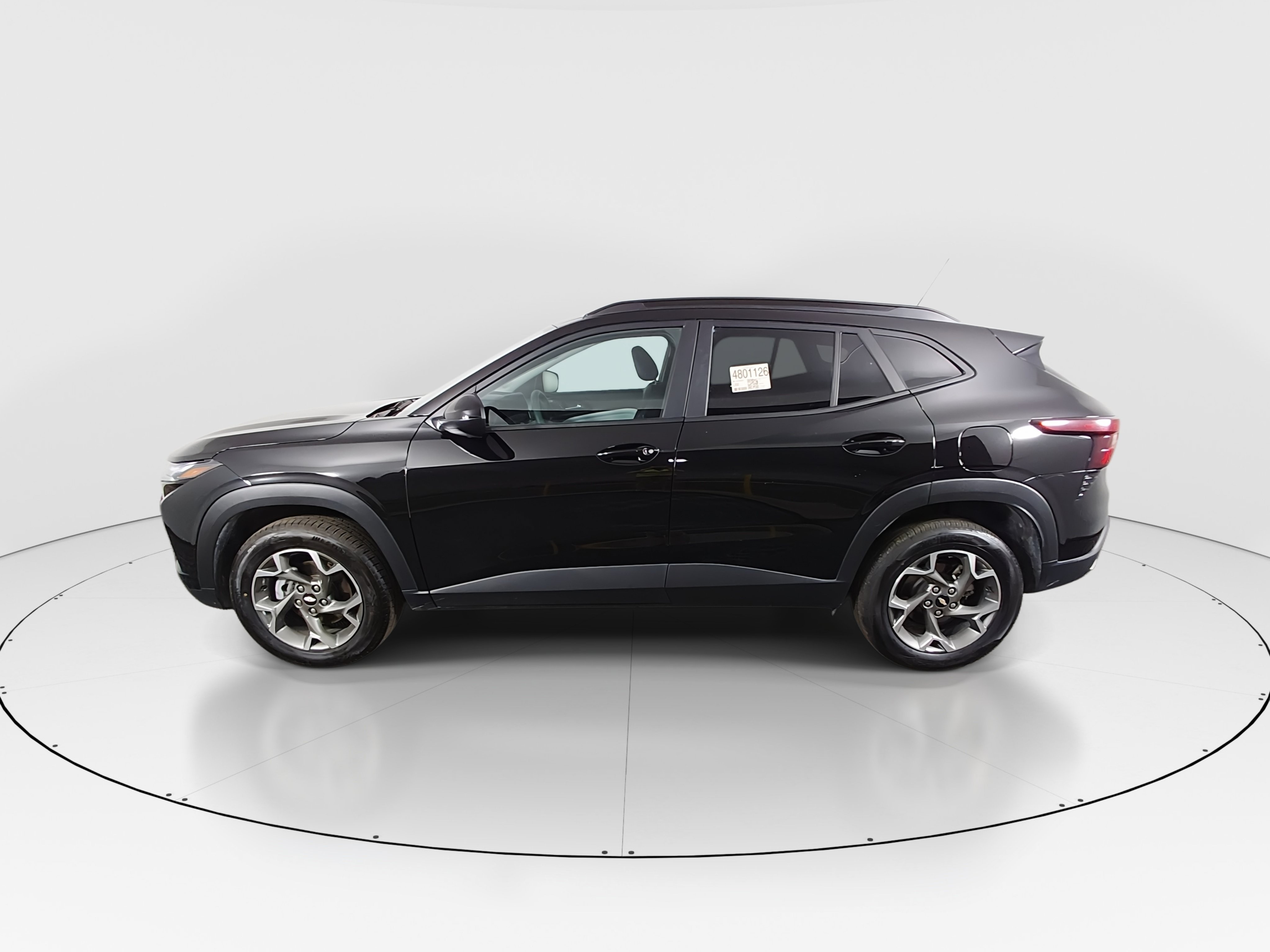 2025 Chevrolet Trax LT - Photo 4