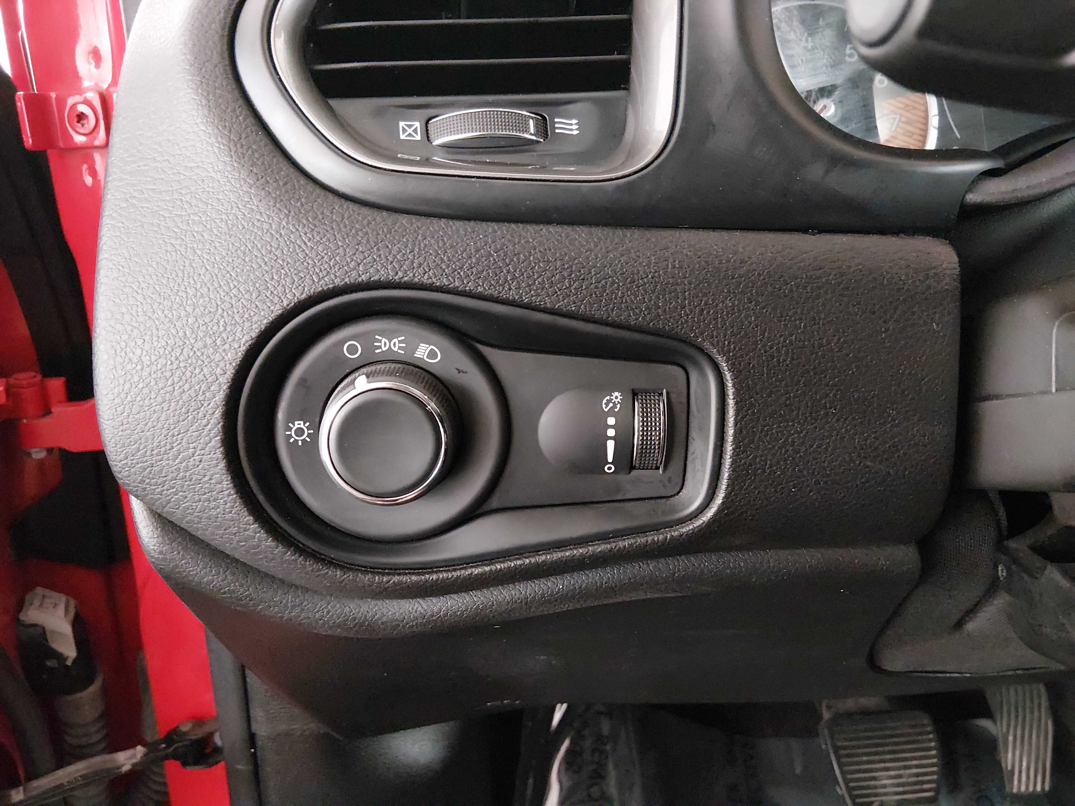 2023 Jeep Renegade Latitude - Photo 13