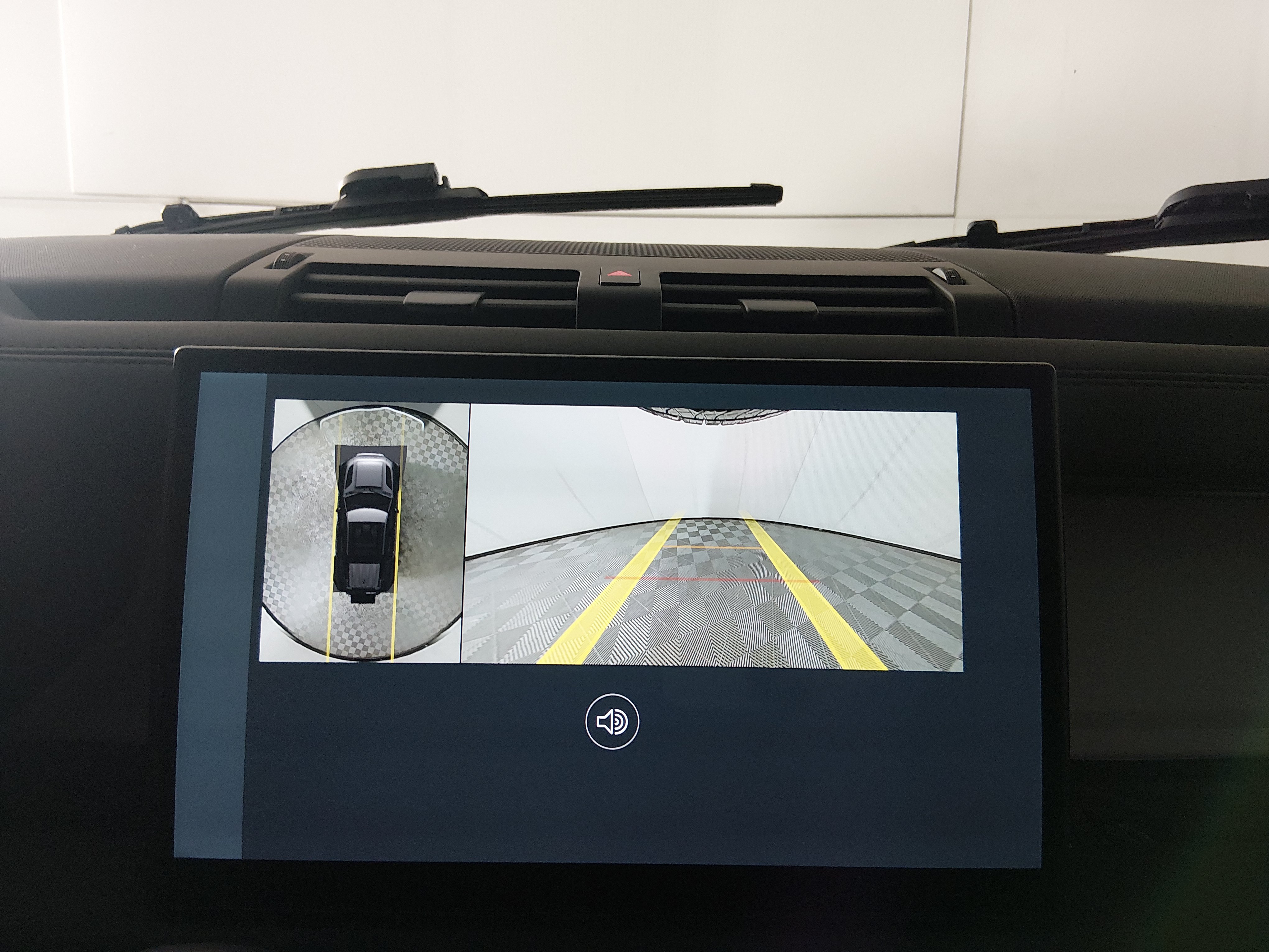 2025 Land Rover Defender S - Photo 16