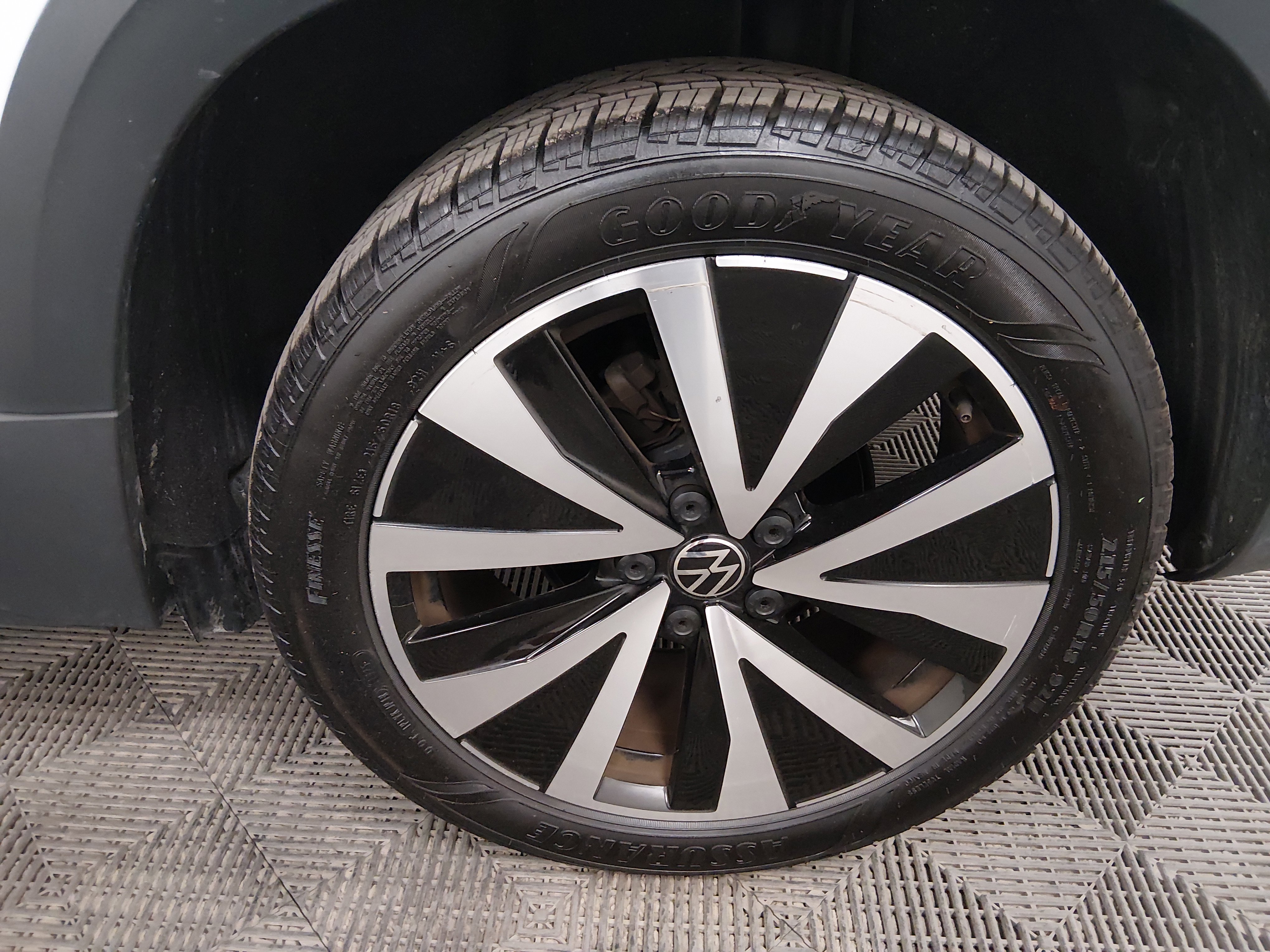 2024 Volkswagen Taos SE - Photo 10