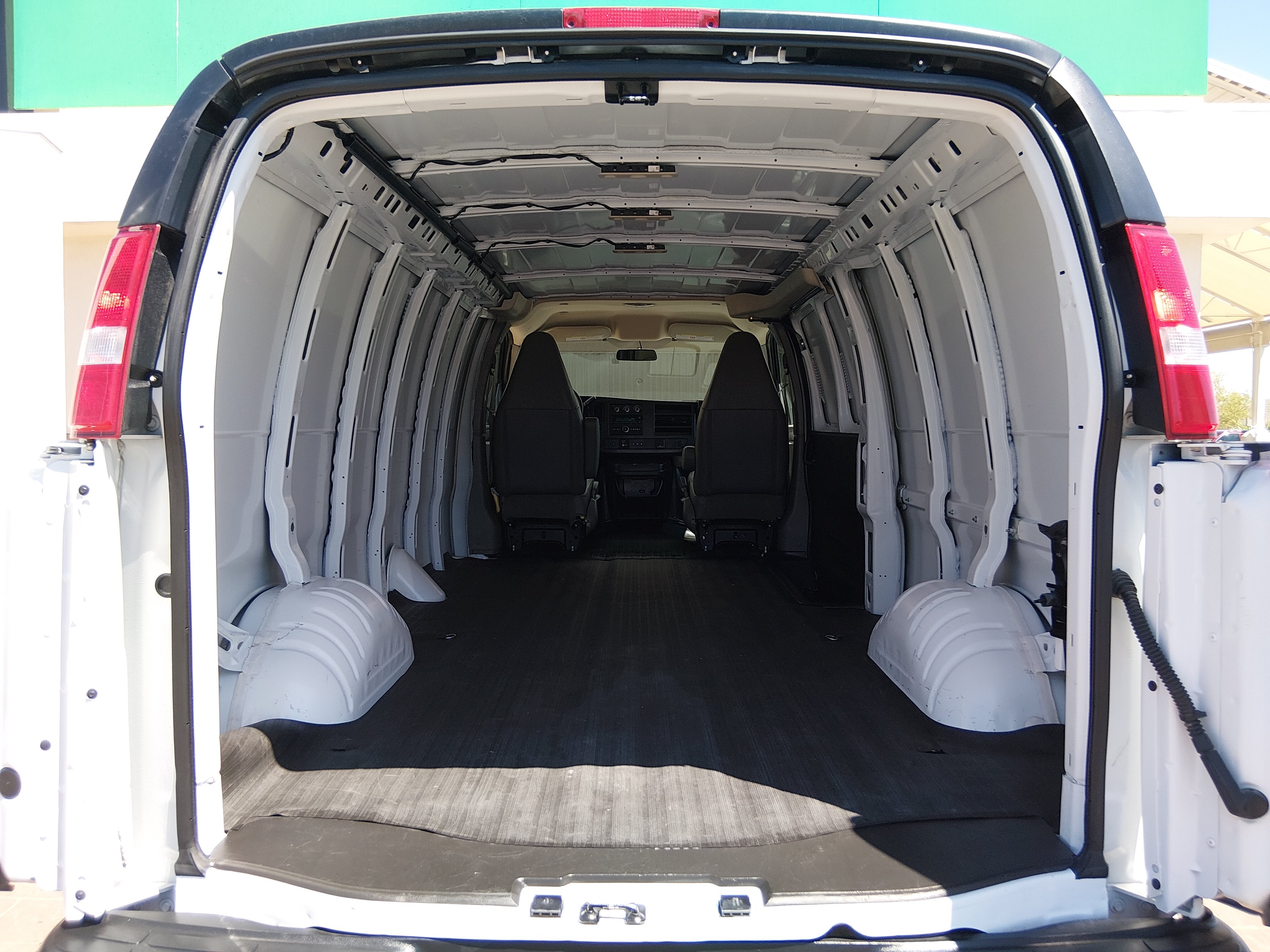 2025 Chevrolet Express Cargo Work Van - Photo 11