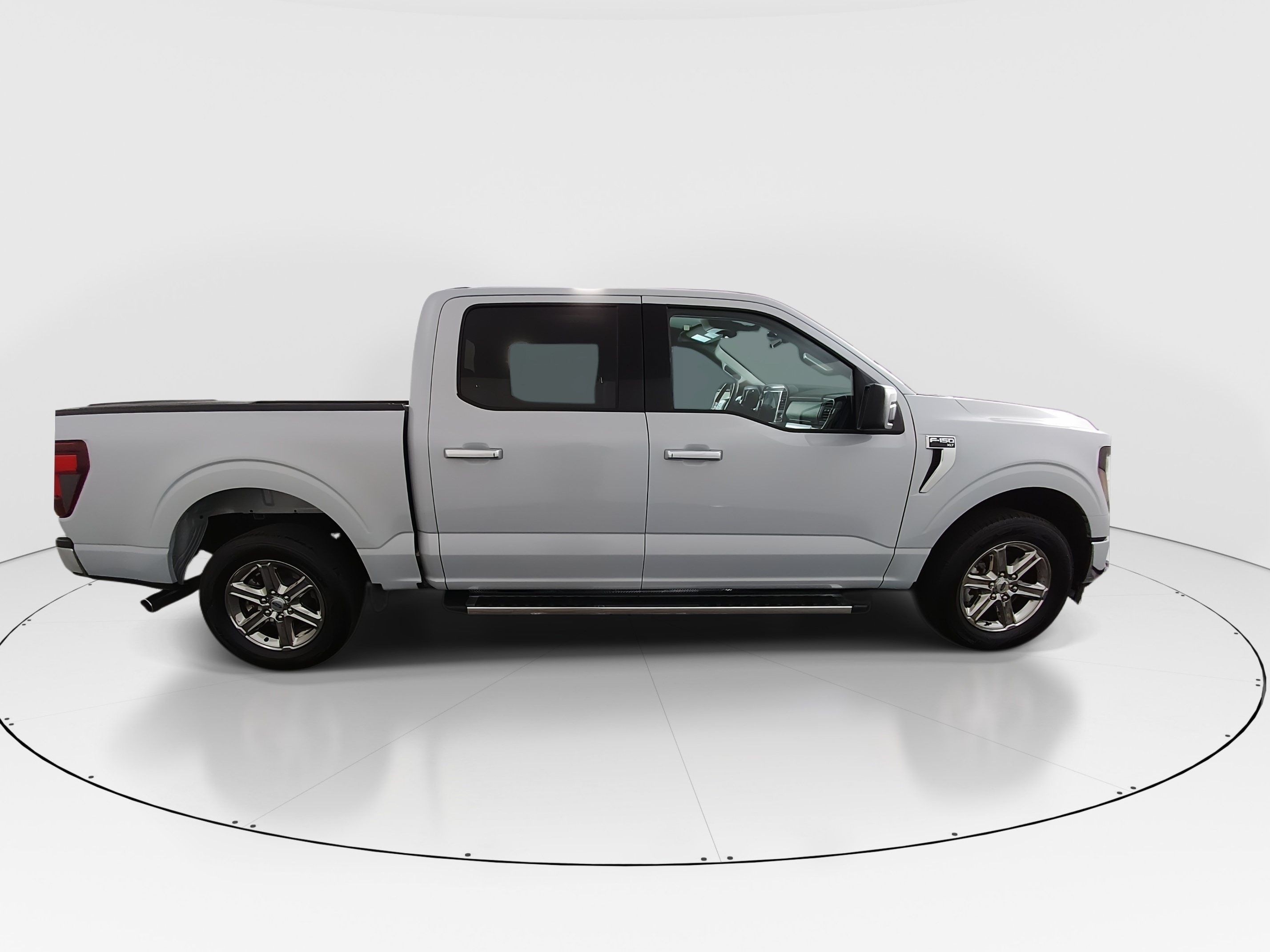 2025 Ford F-150 XLT - Photo 8