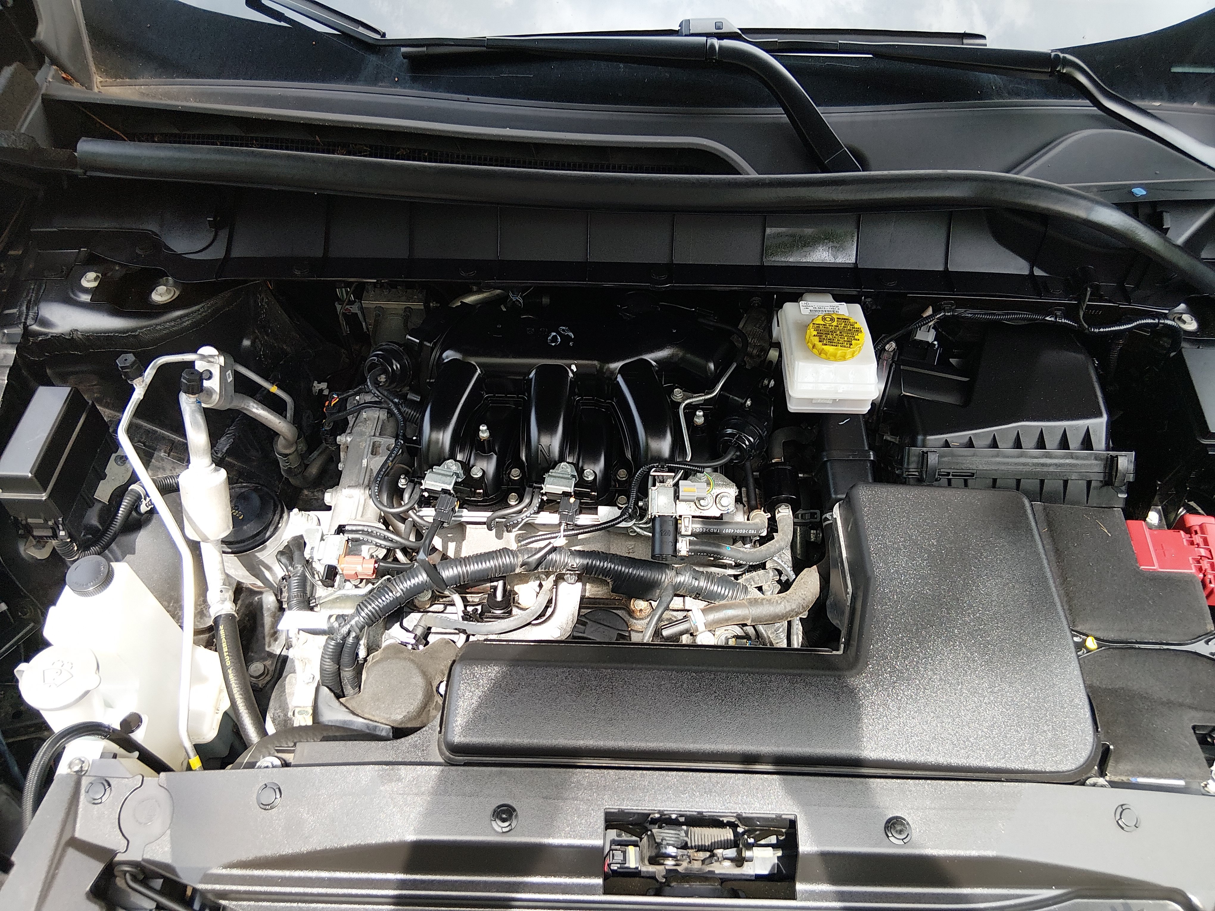 2024 Nissan Pathfinder SV - Photo 9