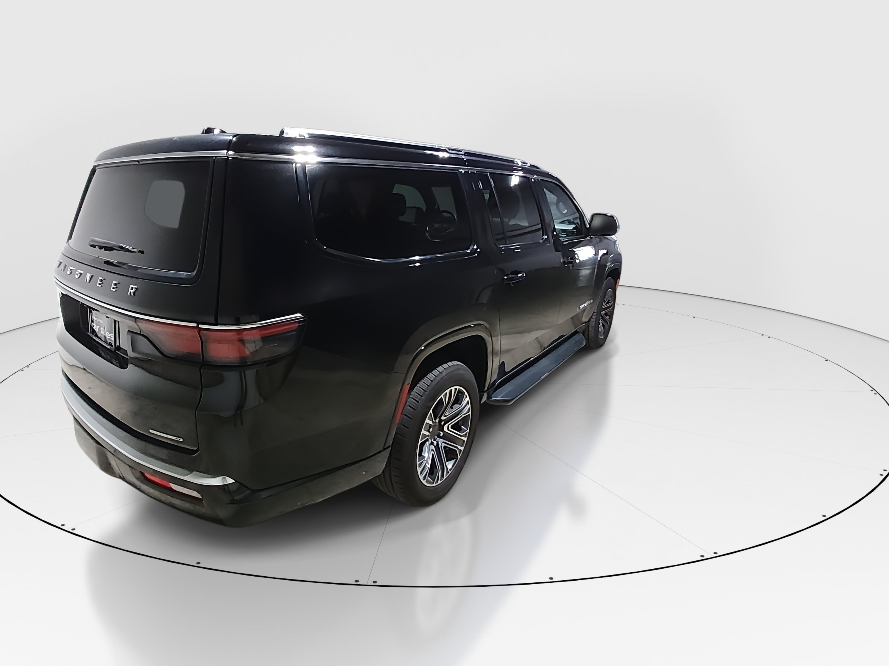 2024 Jeep Wagoneer L Series II - Photo 7