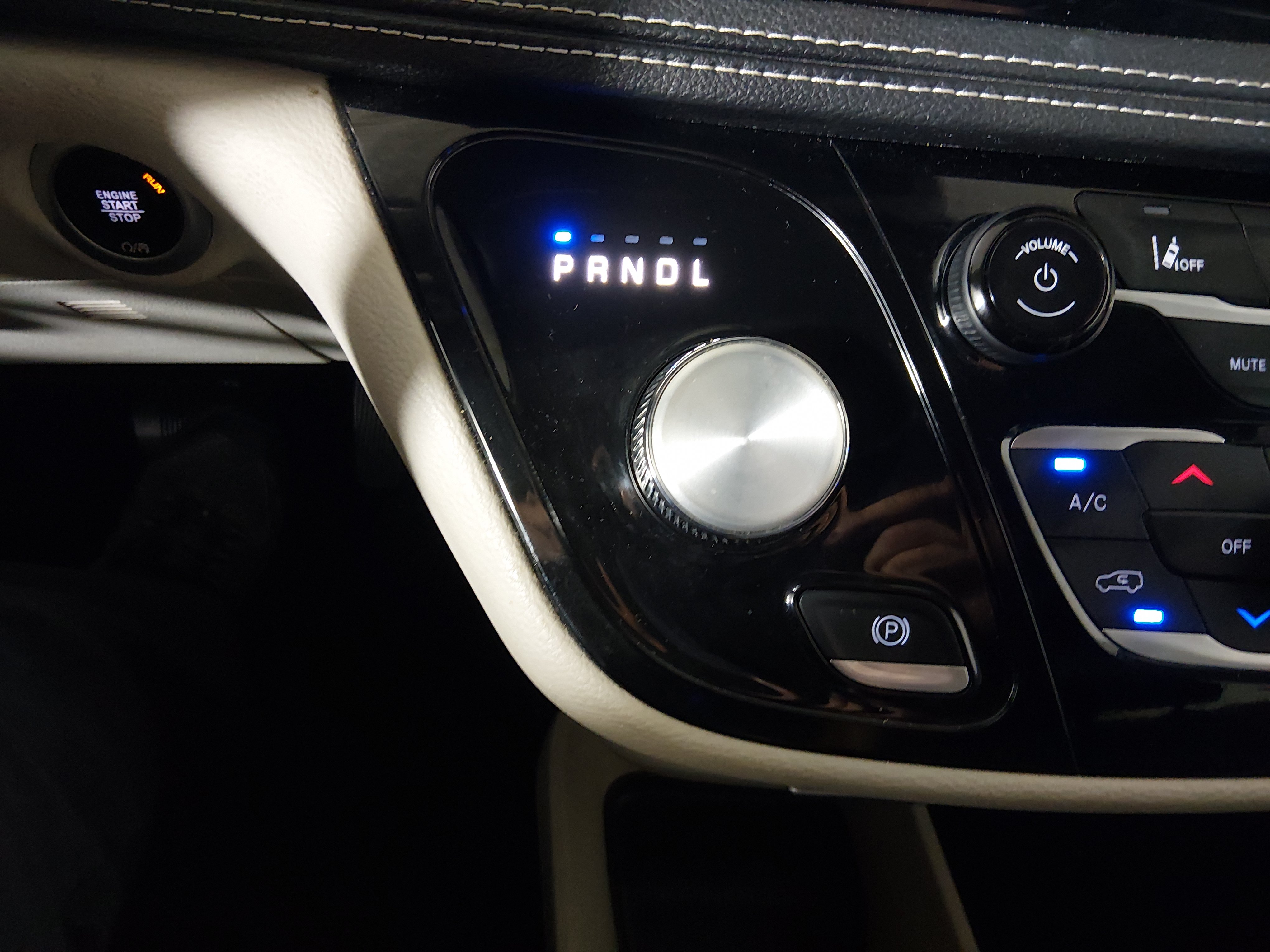 2024 Chrysler Pacifica PHEV Select - Photo 16