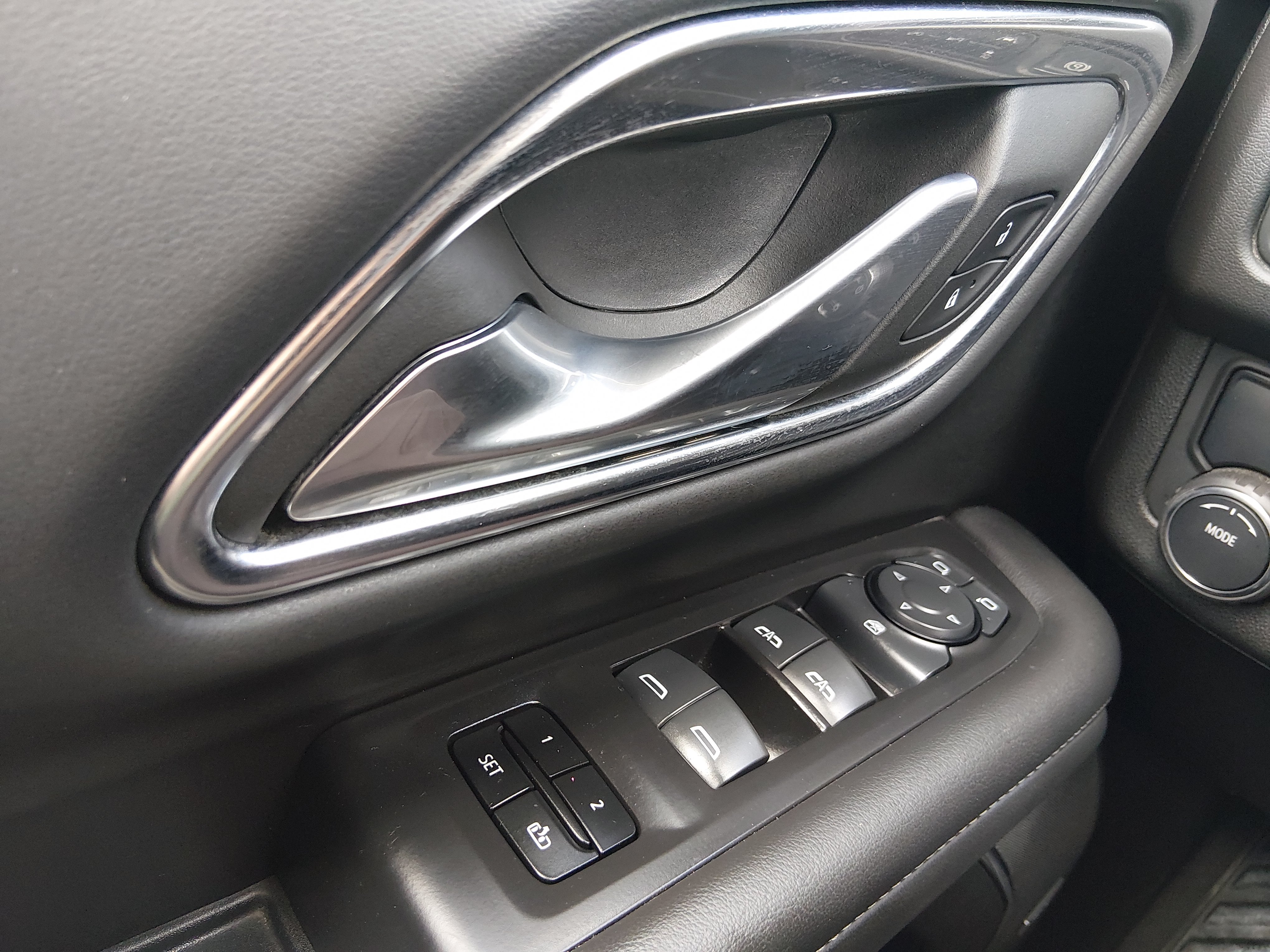 2024 Chevrolet Suburban LT - Photo 19