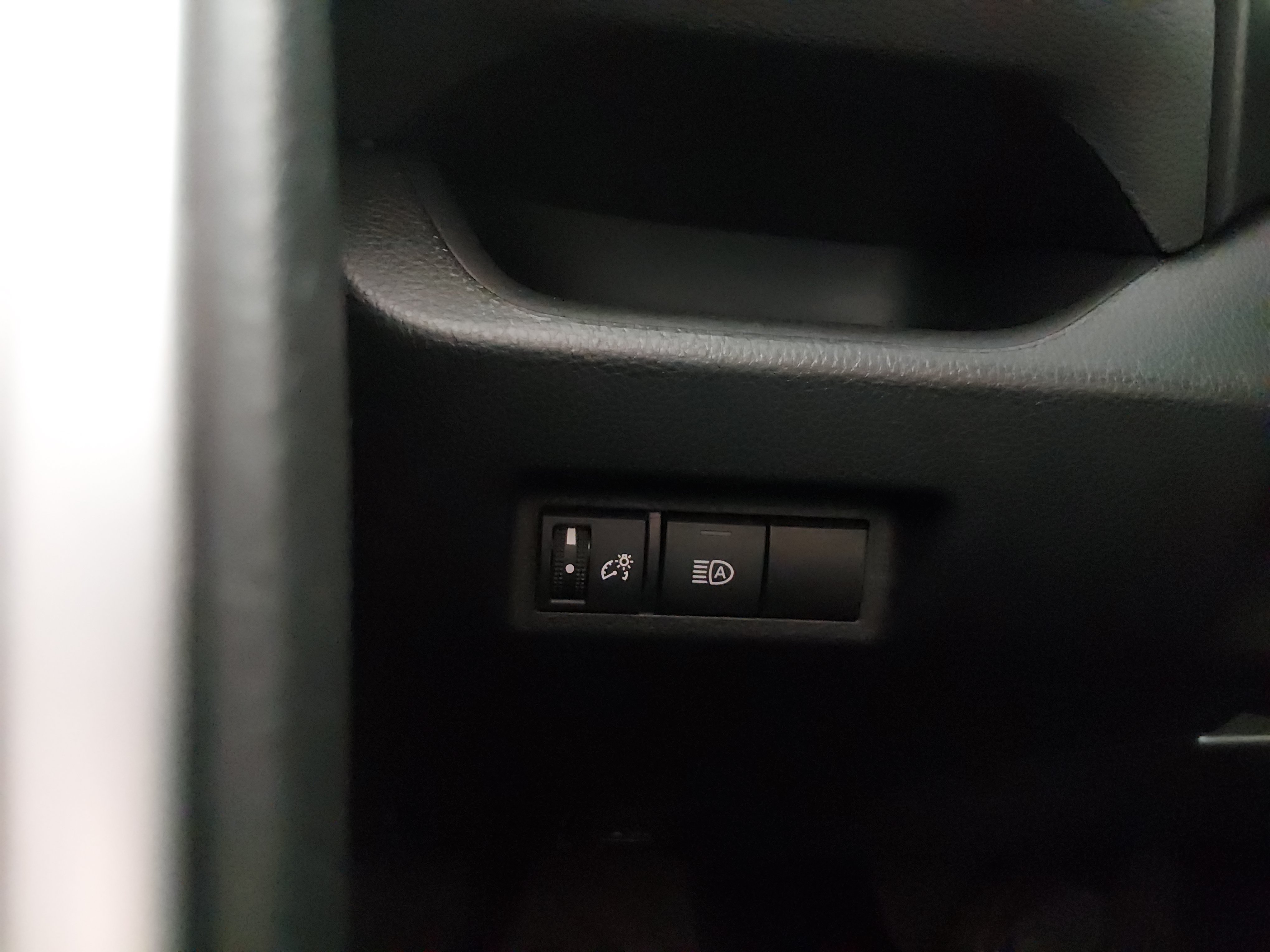 2024 Toyota RAV4 XLE - Photo 13