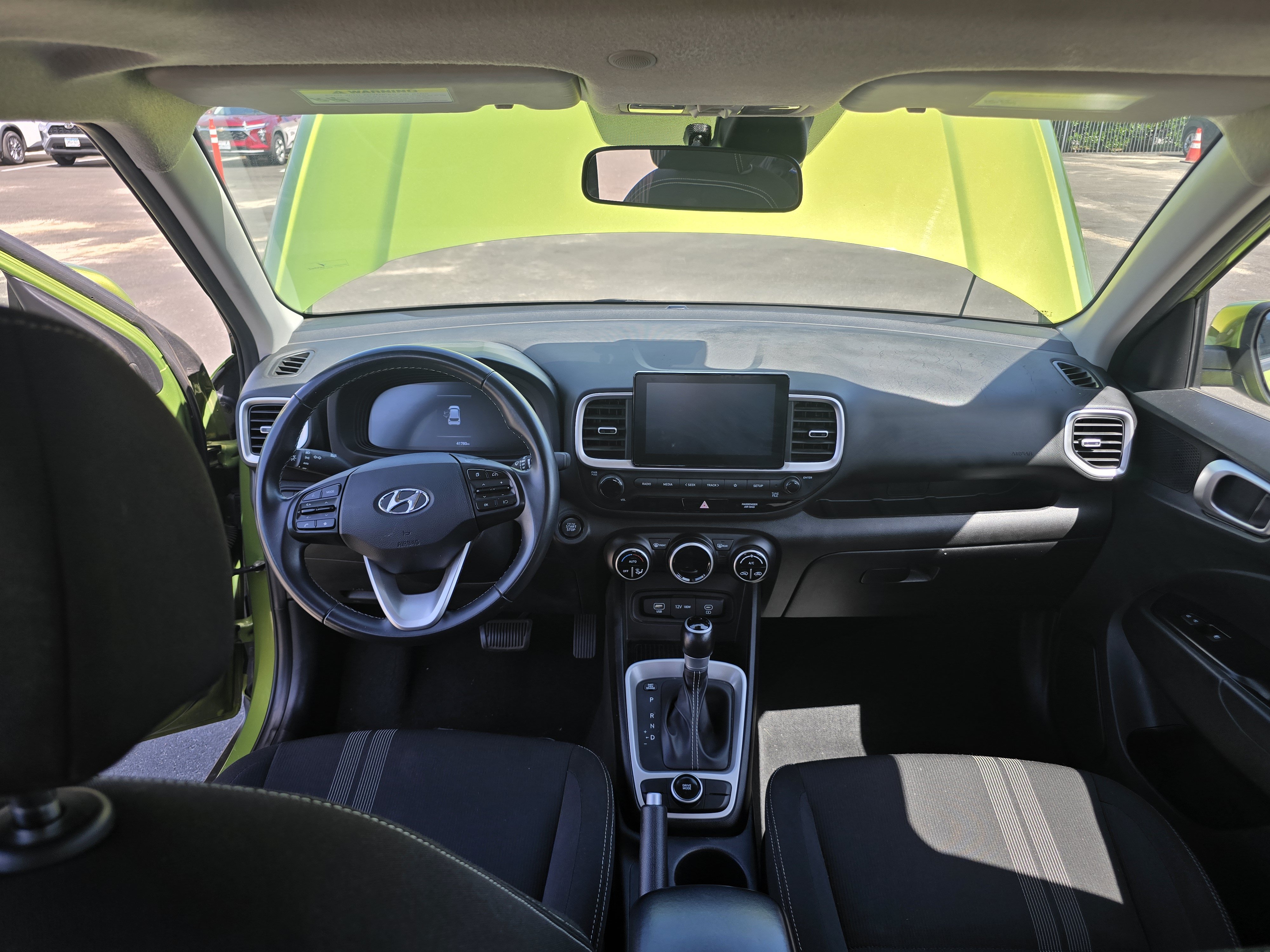 2024 Hyundai Venue SEL - Photo 12