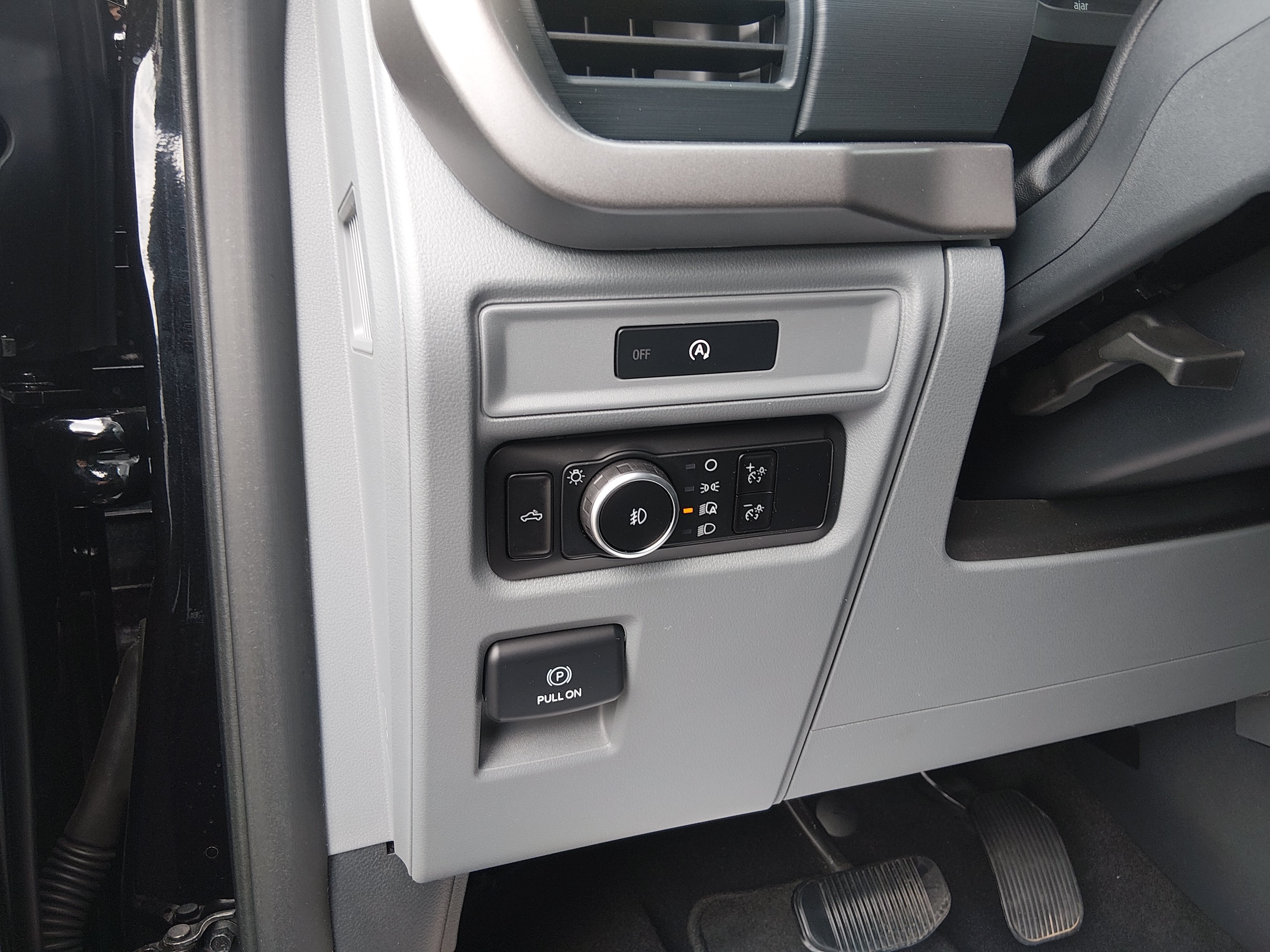 2025 Ford F-150 XLT - Photo 13