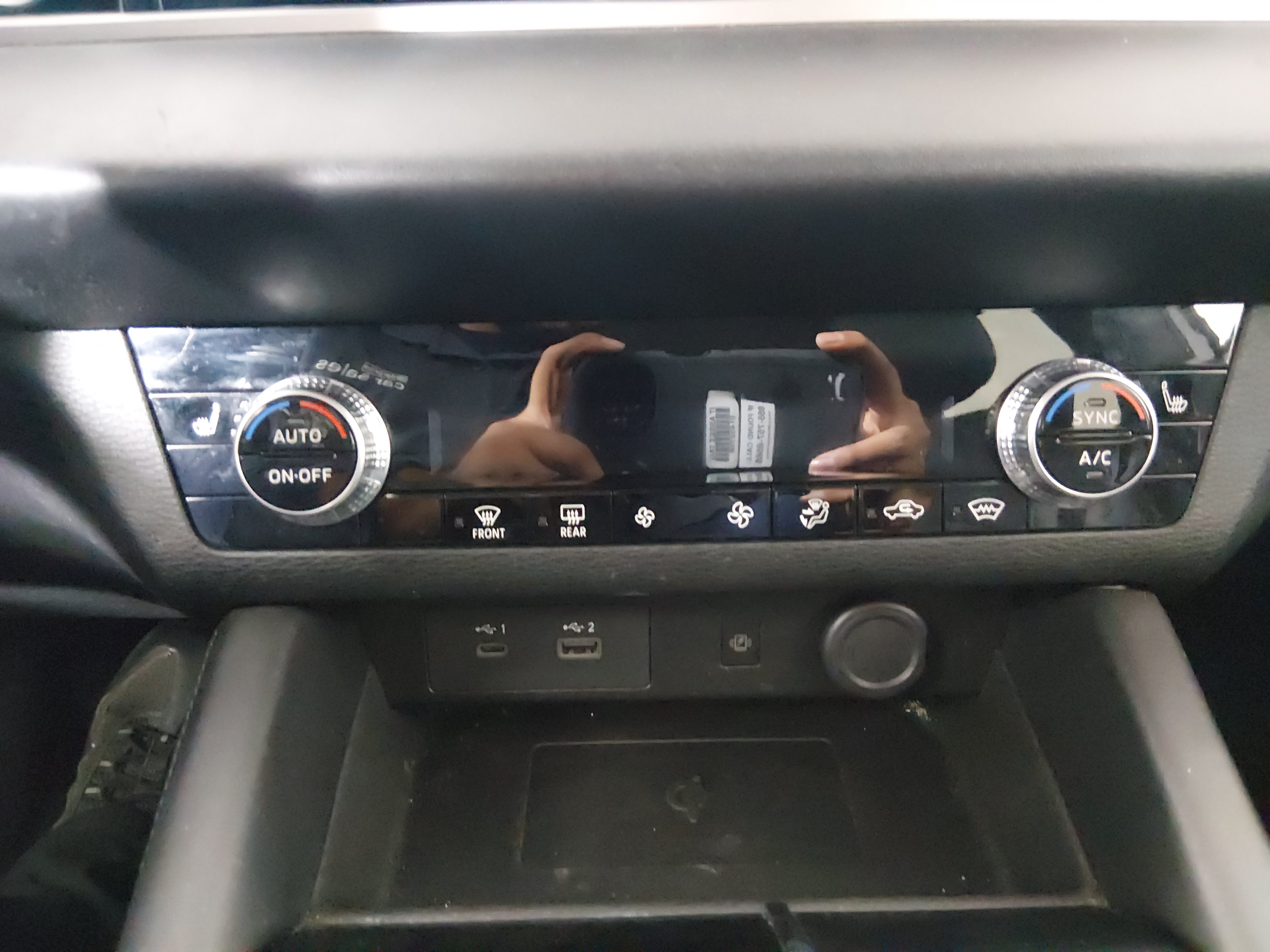 2024 Mitsubishi Outlander Plug-in Hybrid SE - Photo 18