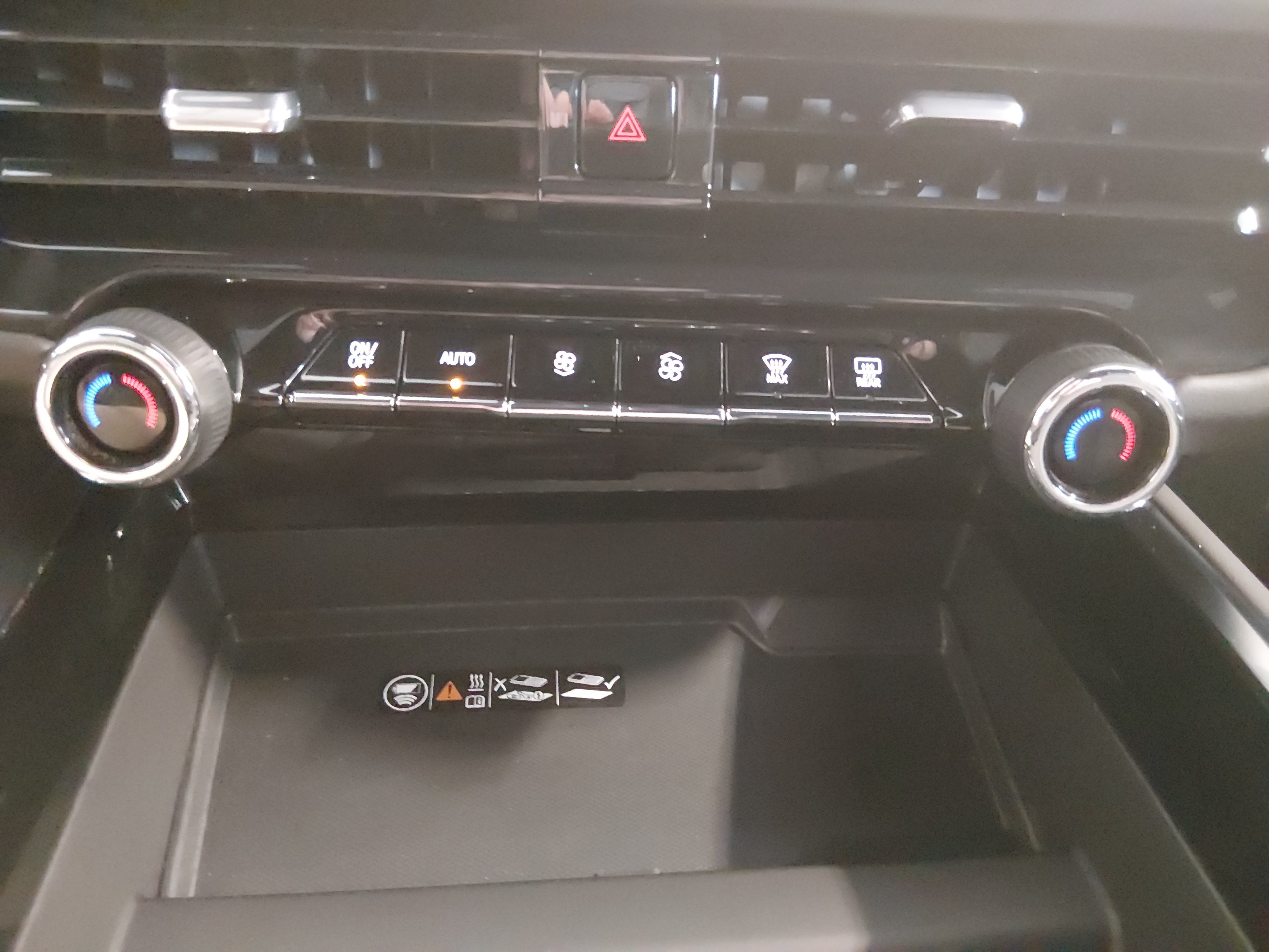 2025 Chevrolet Suburban Z71 - Photo 20