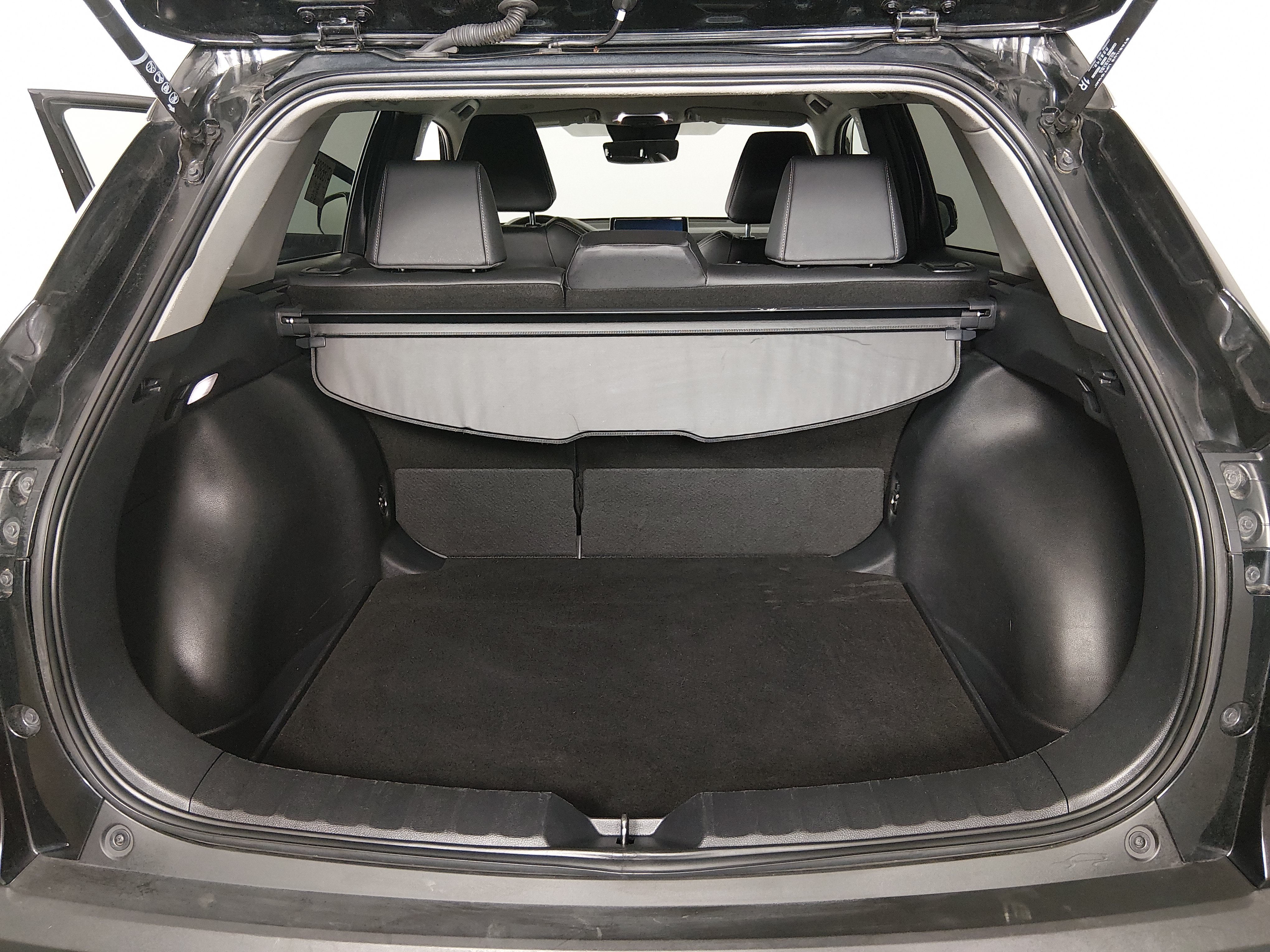 2025 Toyota Corolla Cross XLE - Photo 11