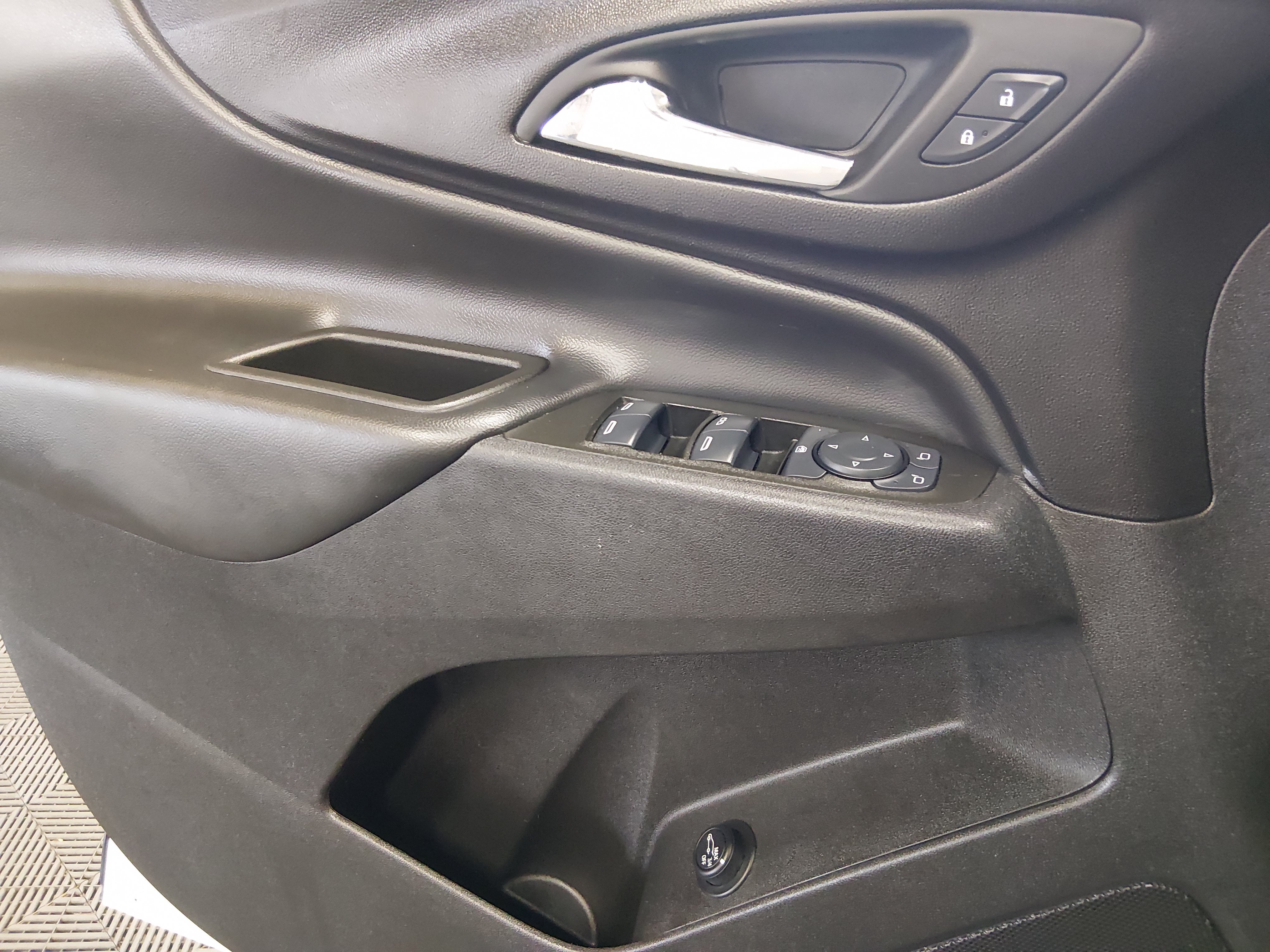 2024 Chevrolet Equinox LT - Photo 20