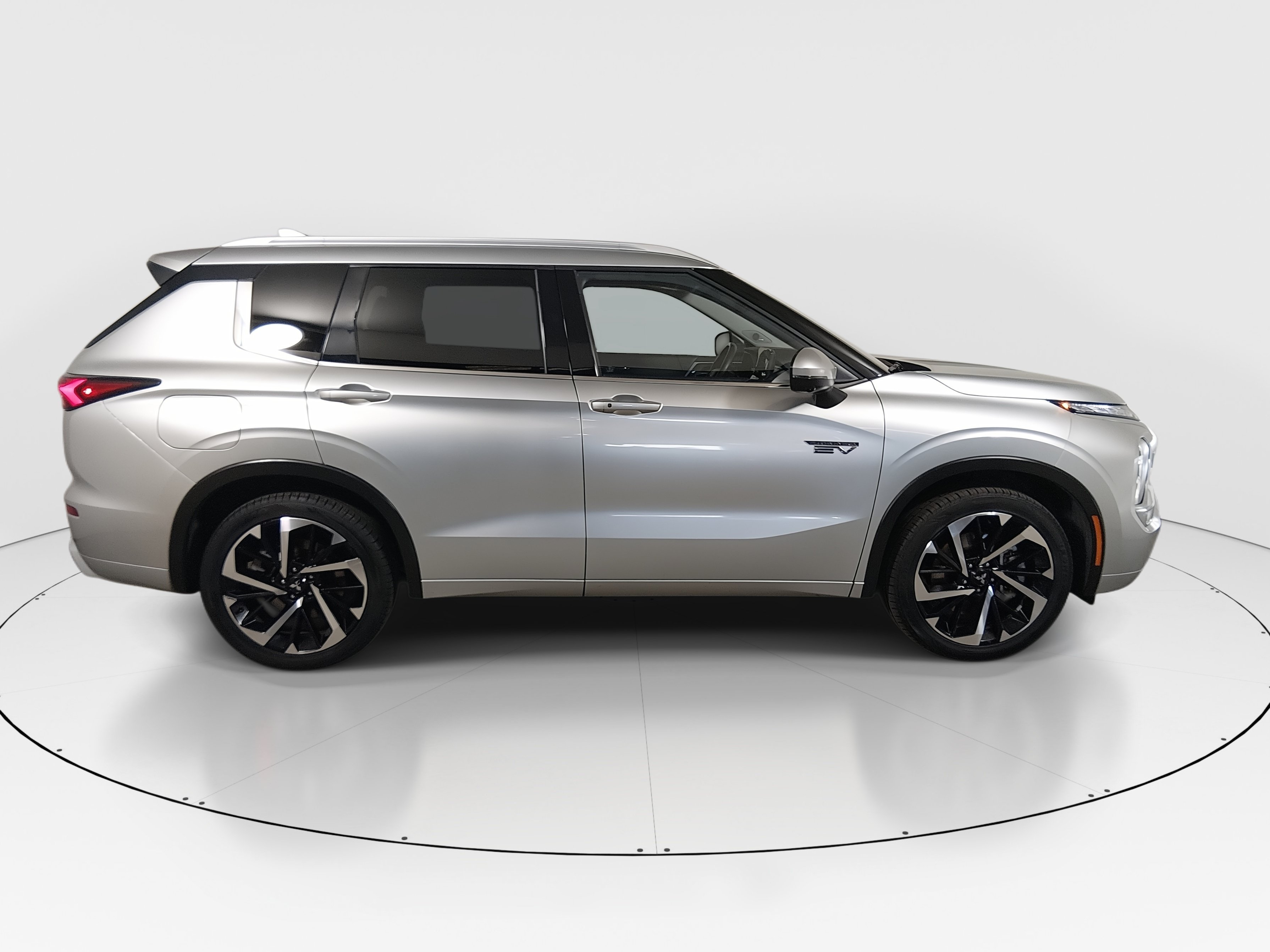 2024 Mitsubishi Outlander Plug-in Hybrid SEL - Photo 8
