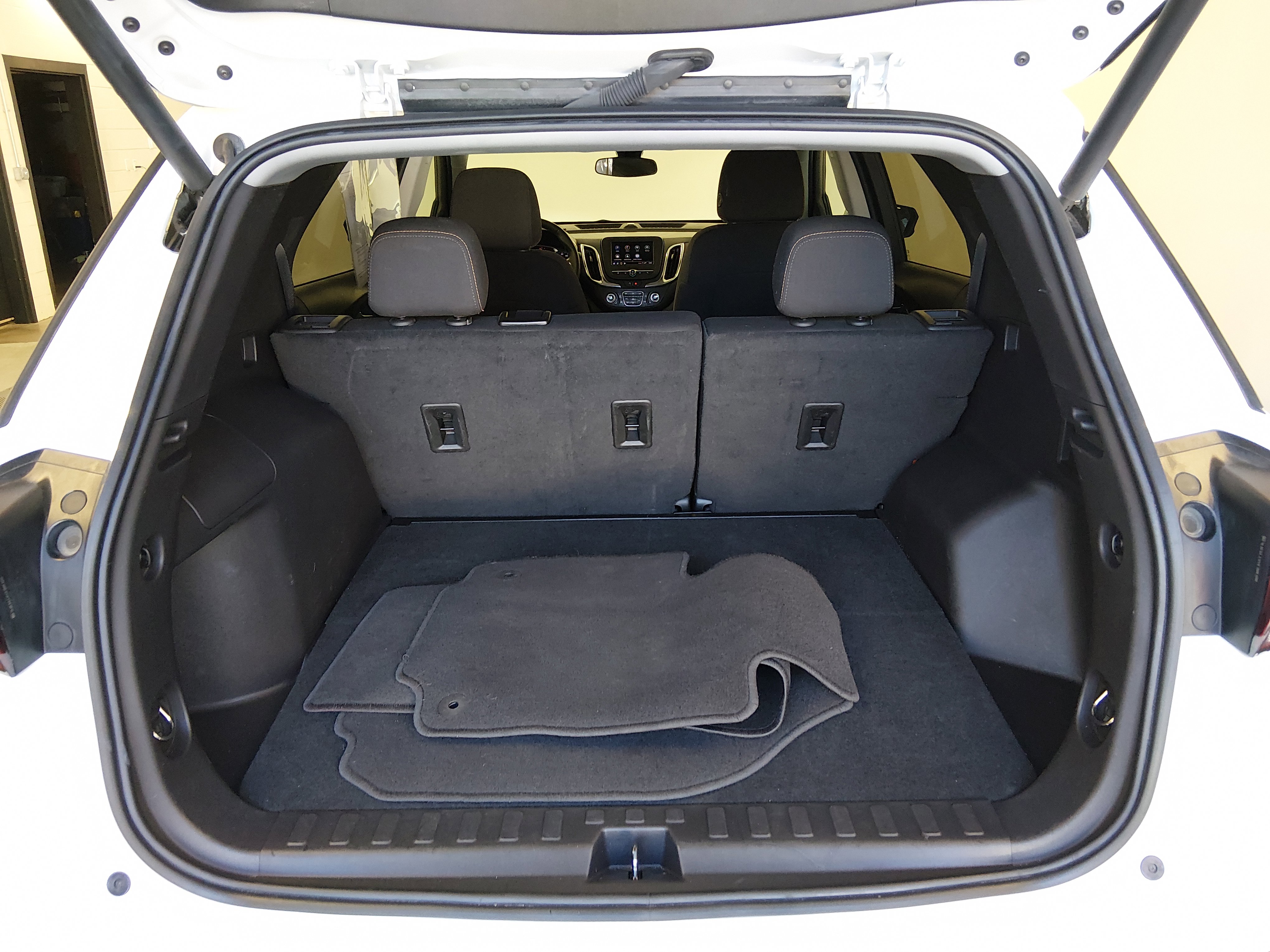 2024 Chevrolet Equinox LT - Photo 11
