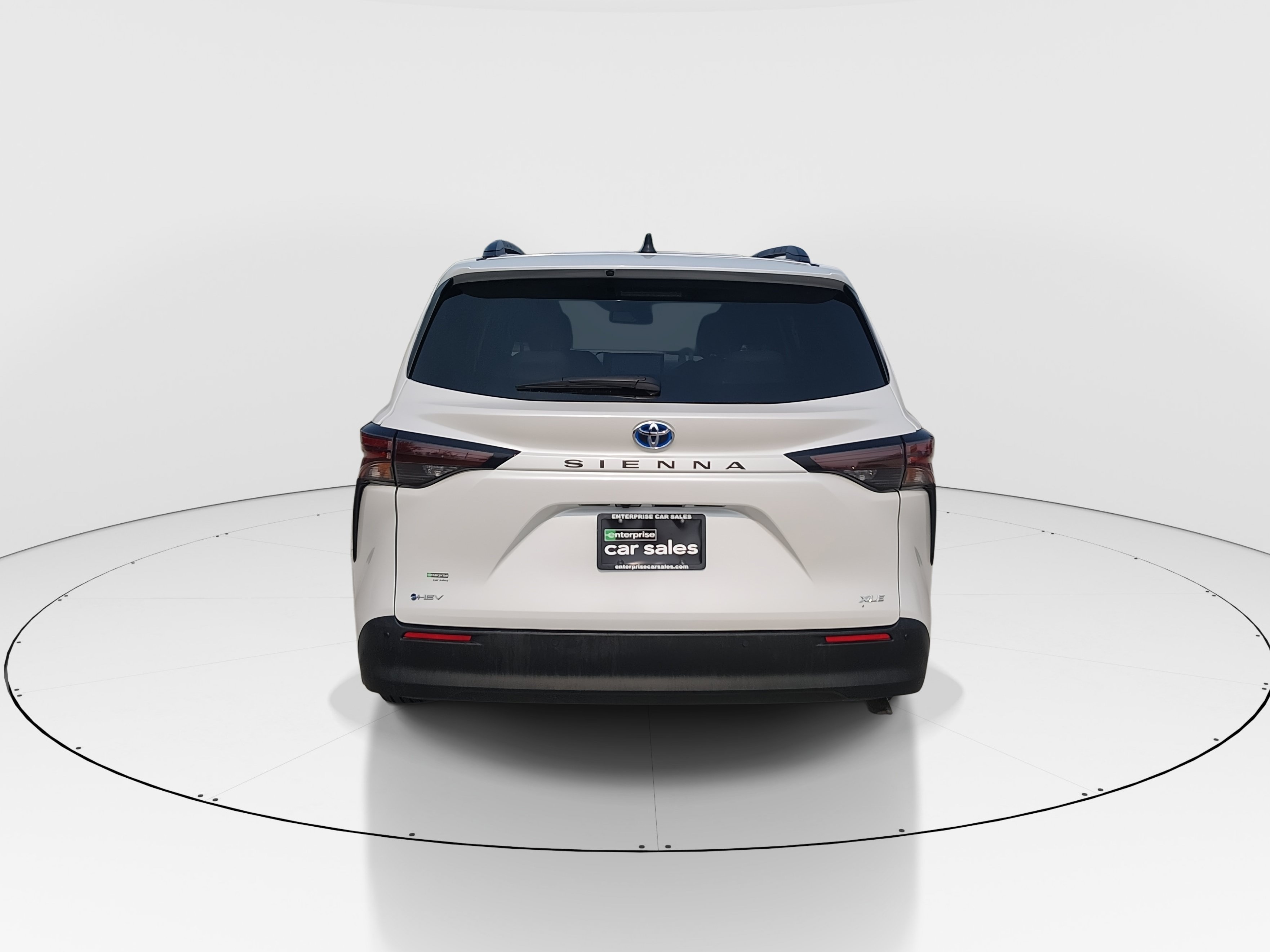 2025 Toyota Sienna XLE - Photo 6