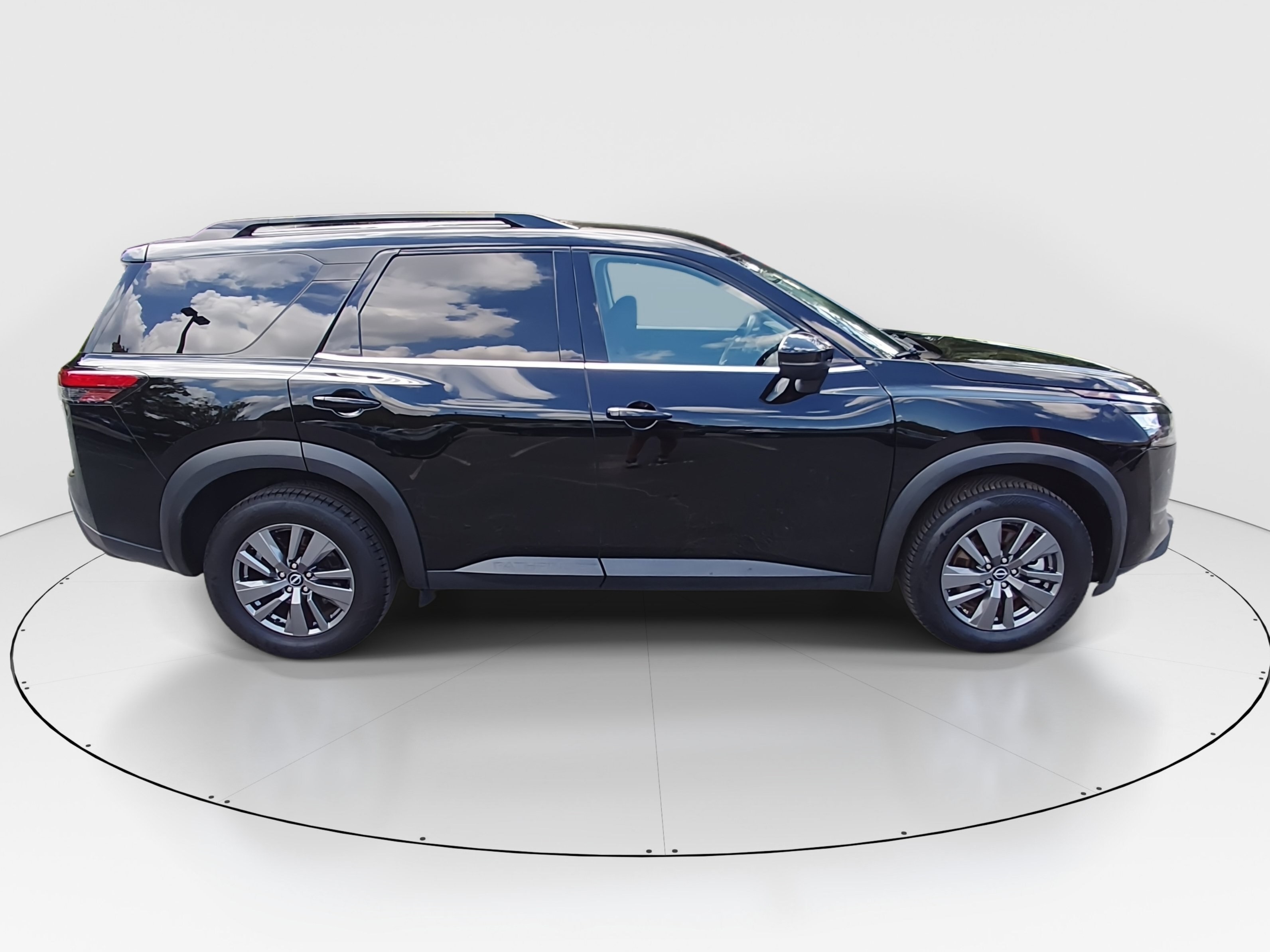 2024 Nissan Pathfinder SV - Photo 8