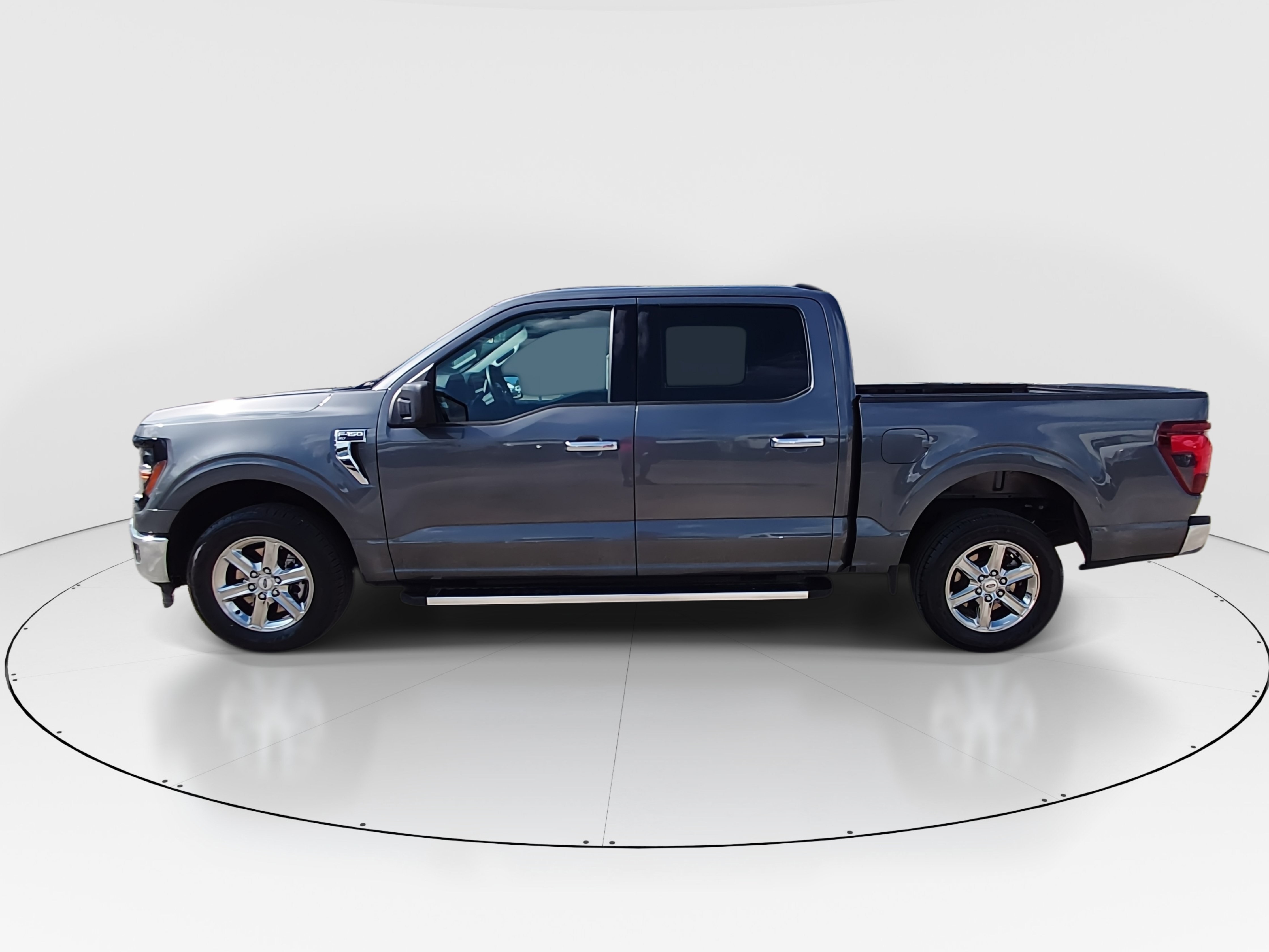2025 Ford F-150 XLT - Photo 4
