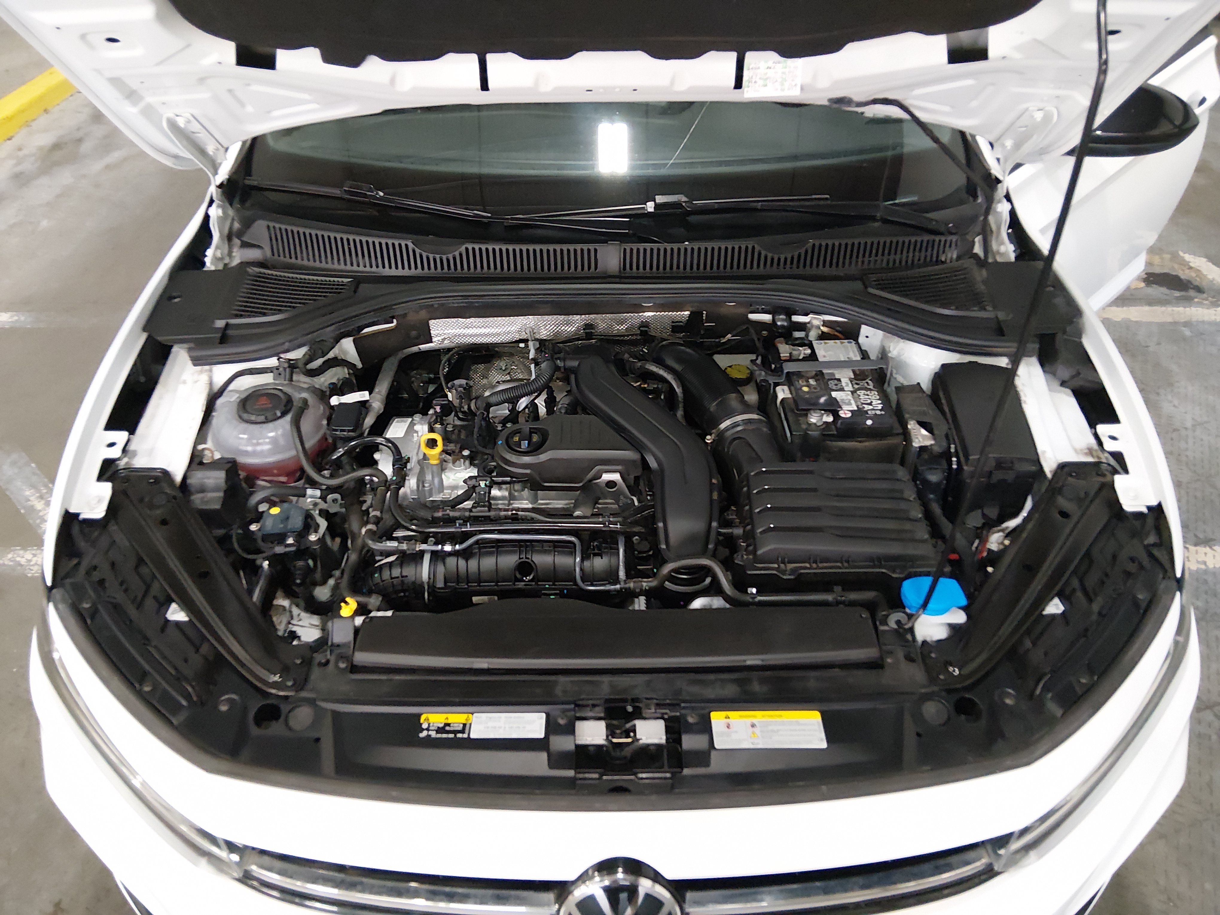 2025 Volkswagen Jetta Sport - Photo 9