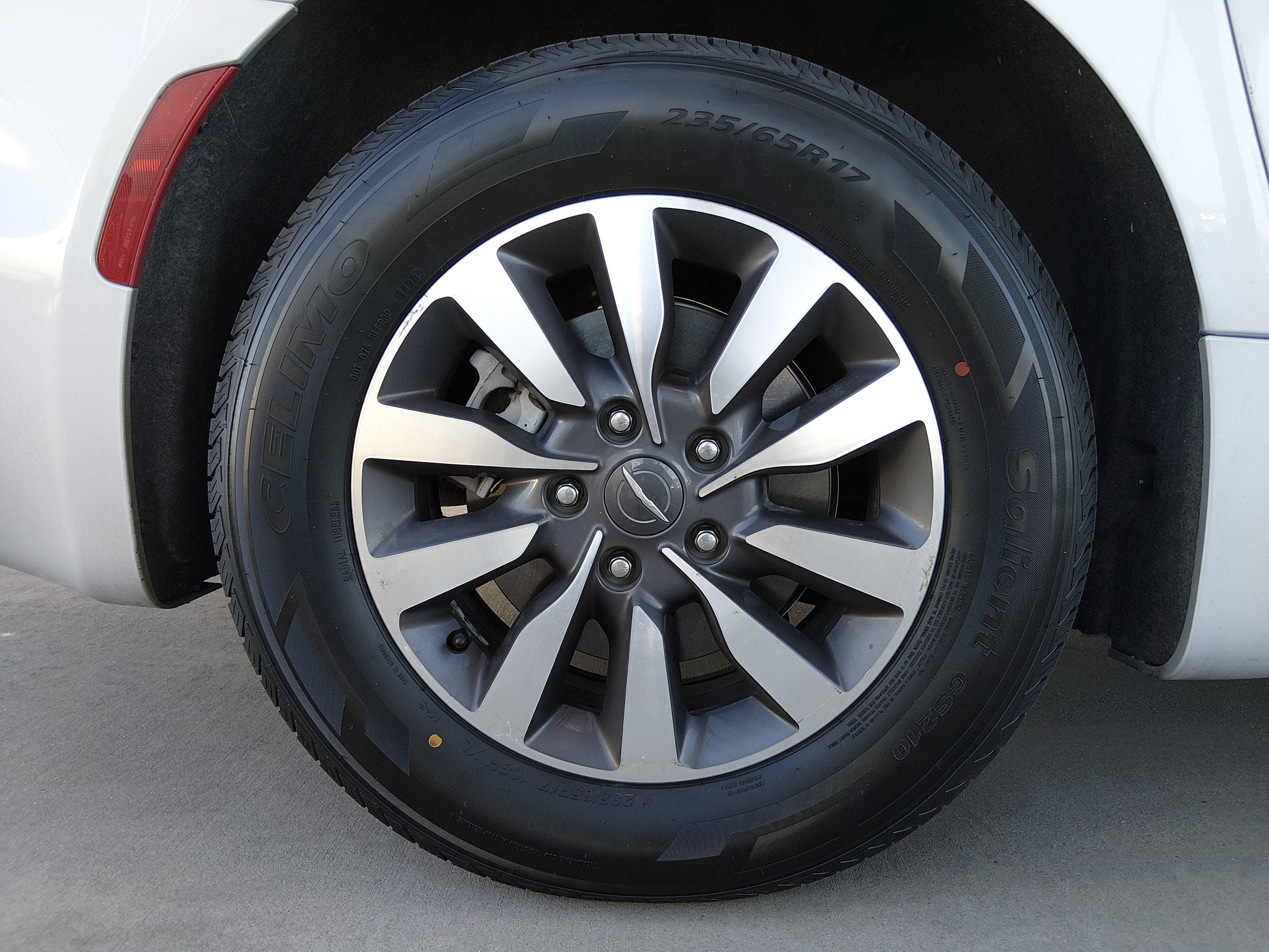 2023 Chrysler Pacifica Hybrid Limited - Photo 10