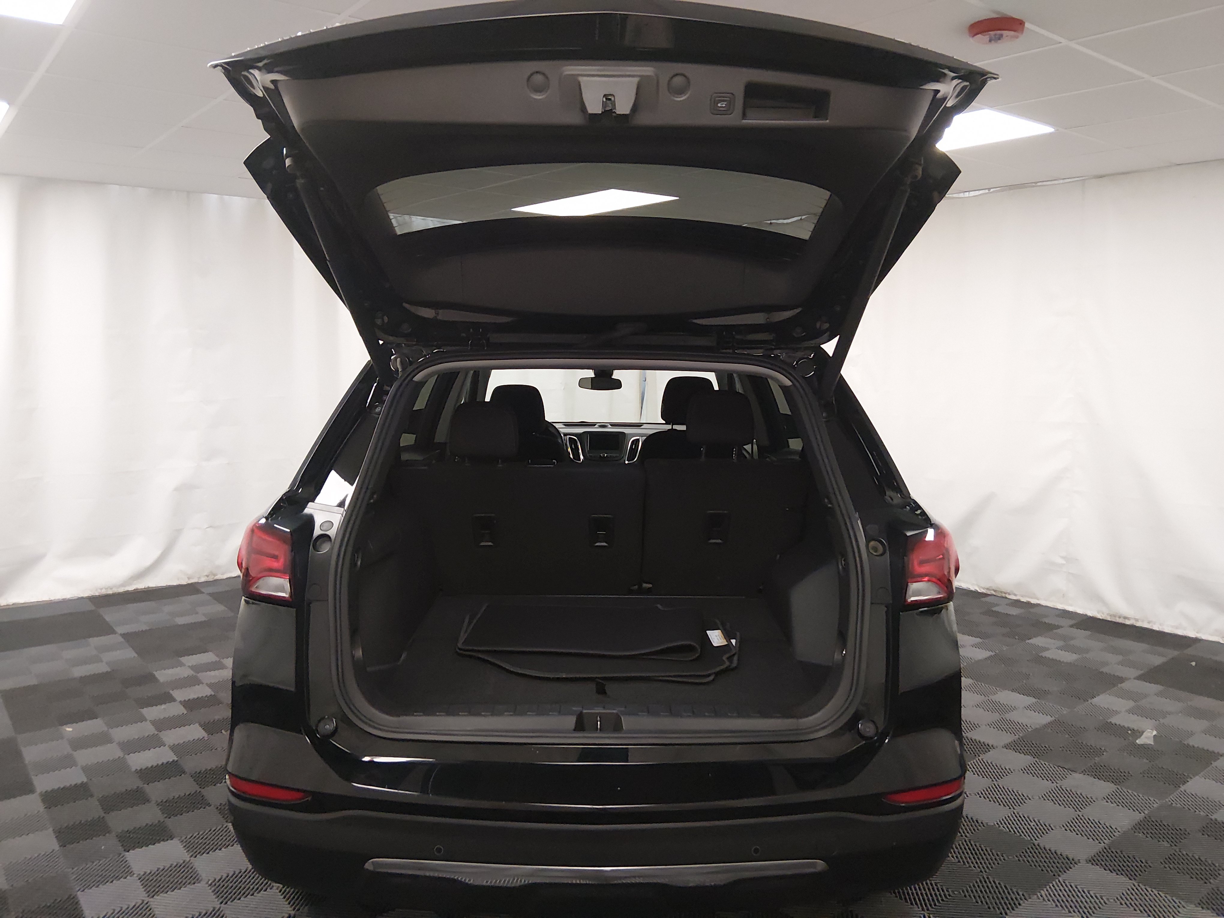 2024 Chevrolet Equinox LT - Photo 11