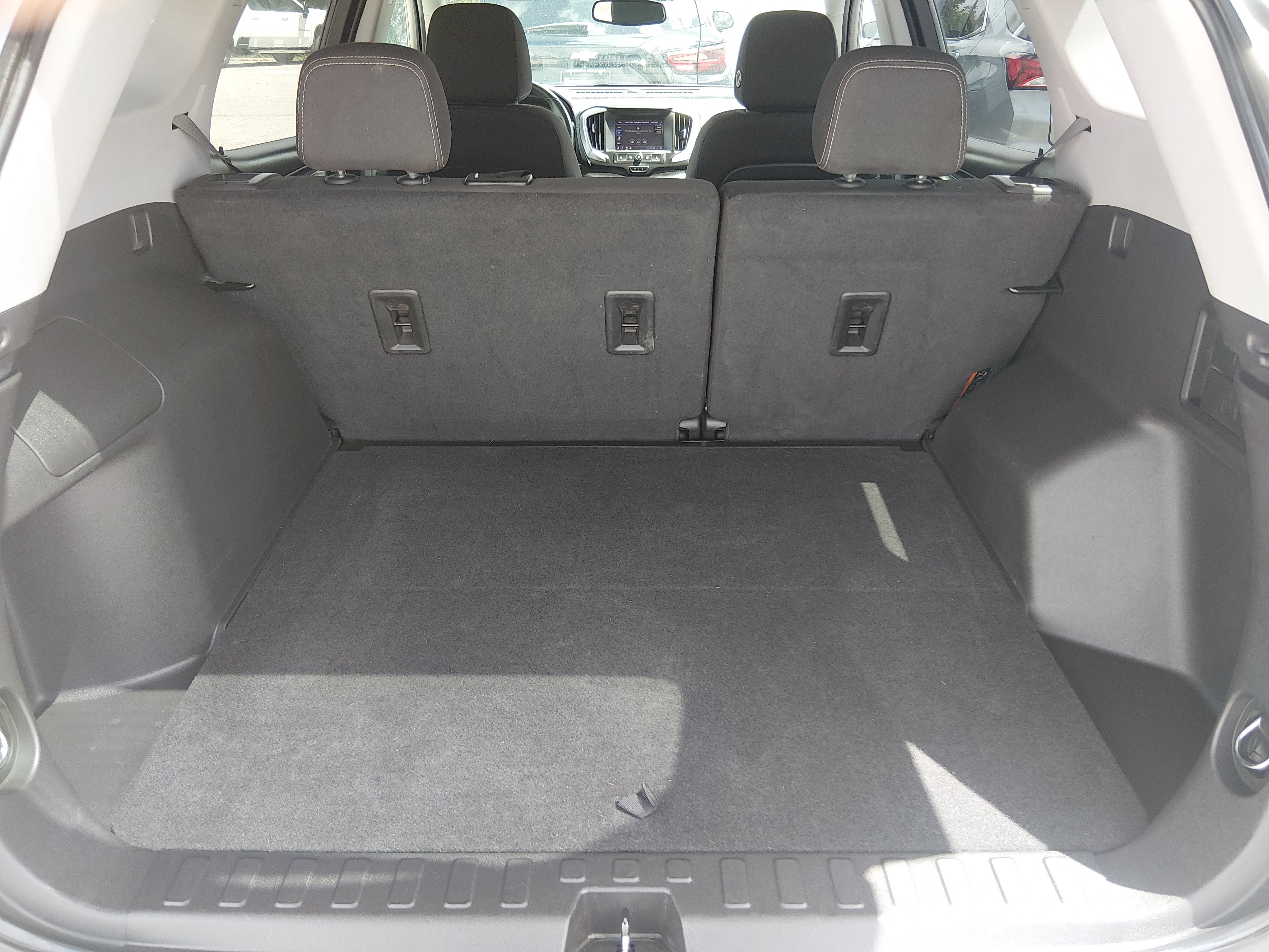 2024 GMC Terrain SLE - Photo 11