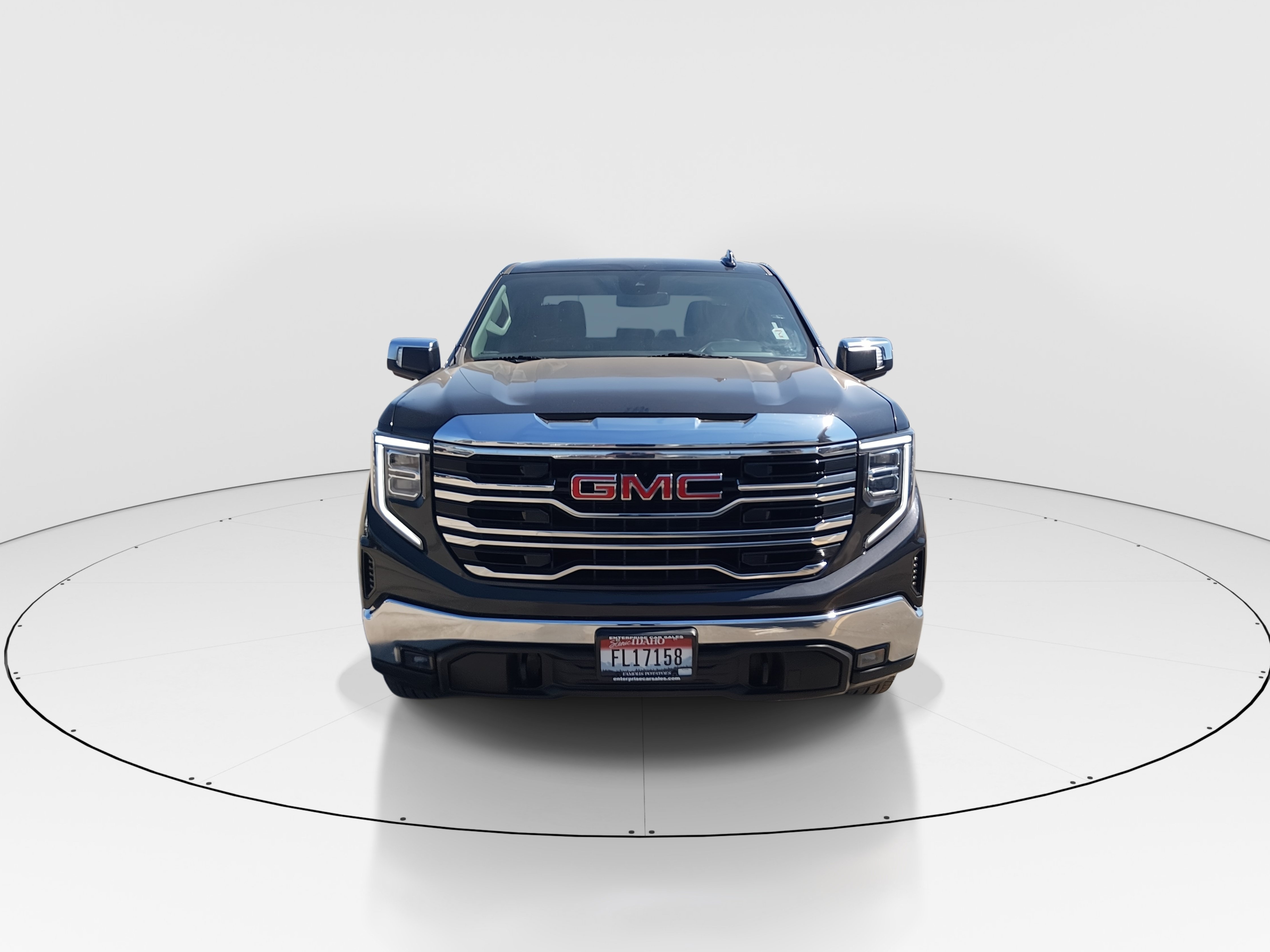 2025 GMC Sierra 1500 SLT - Photo 2