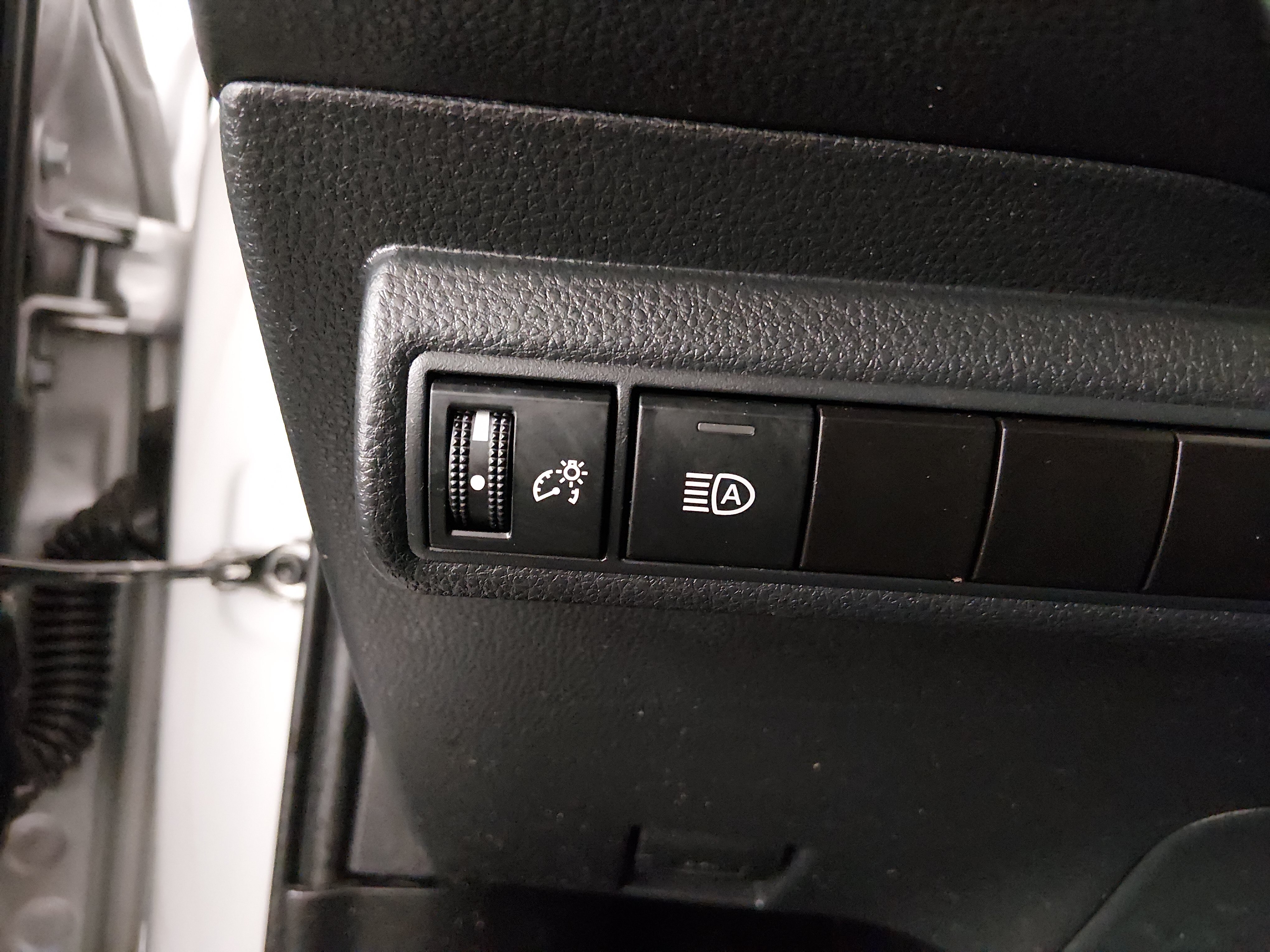 2024 Toyota Corolla LE - Photo 13